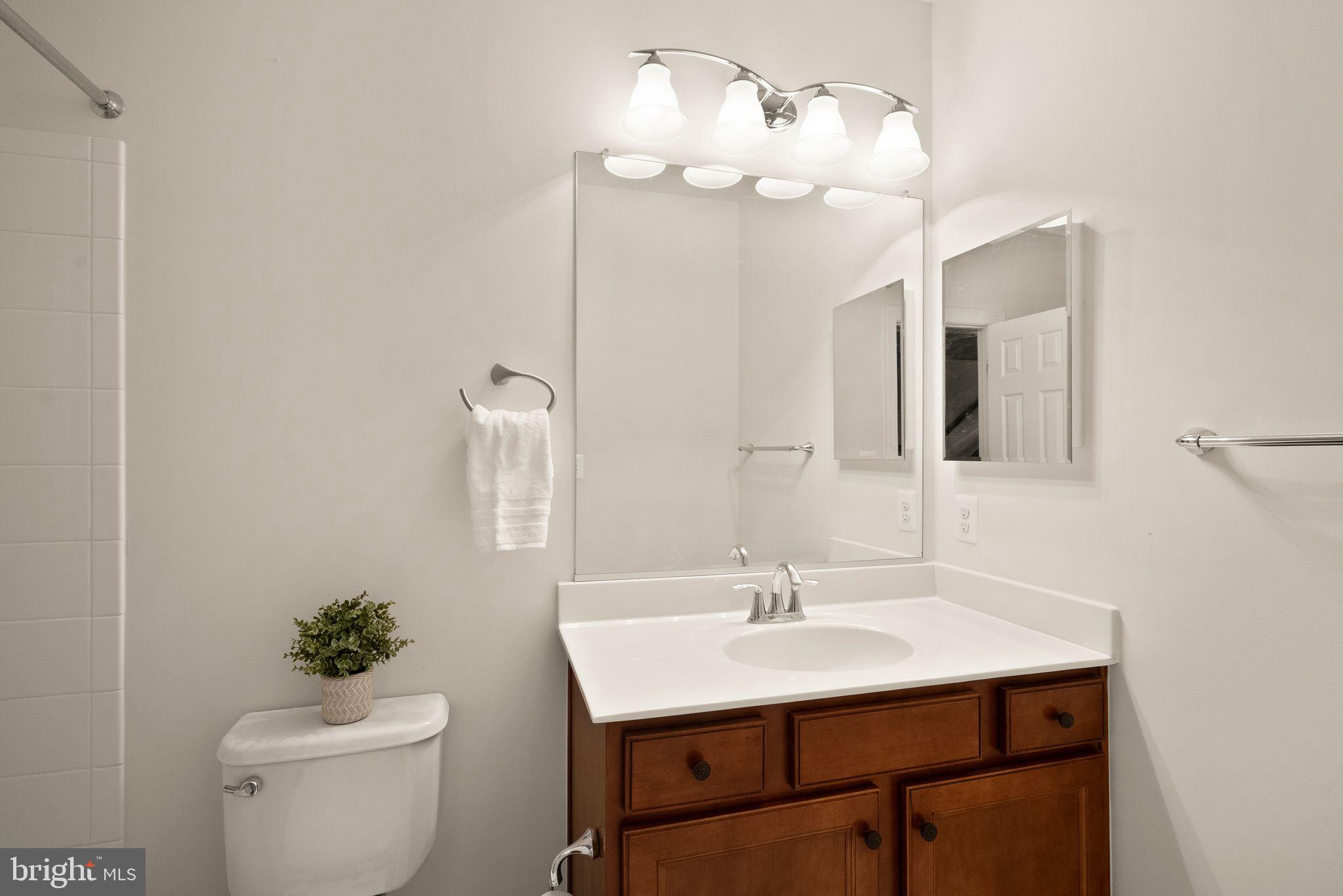 LAKE RIDGE ESTATES - Residential