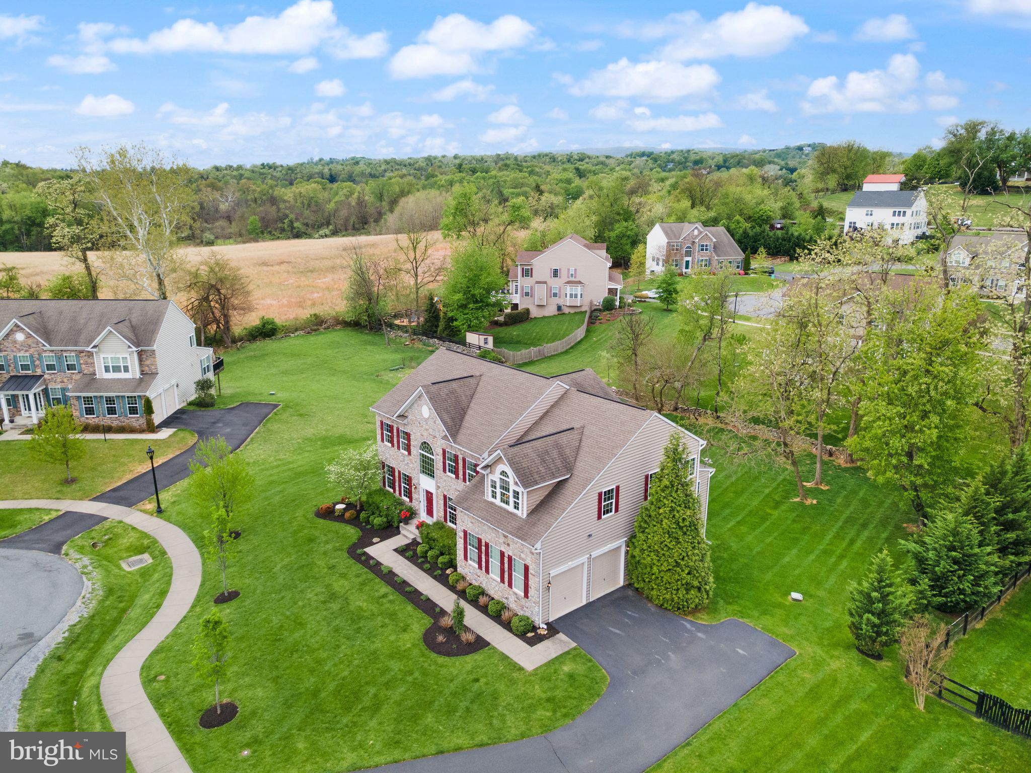 LAKE RIDGE ESTATES - Residential