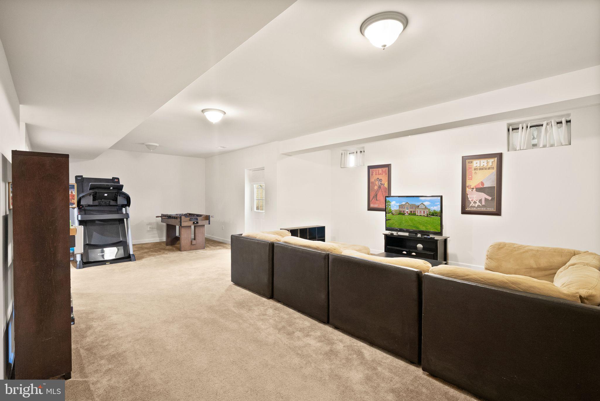 LAKE RIDGE ESTATES - Residential