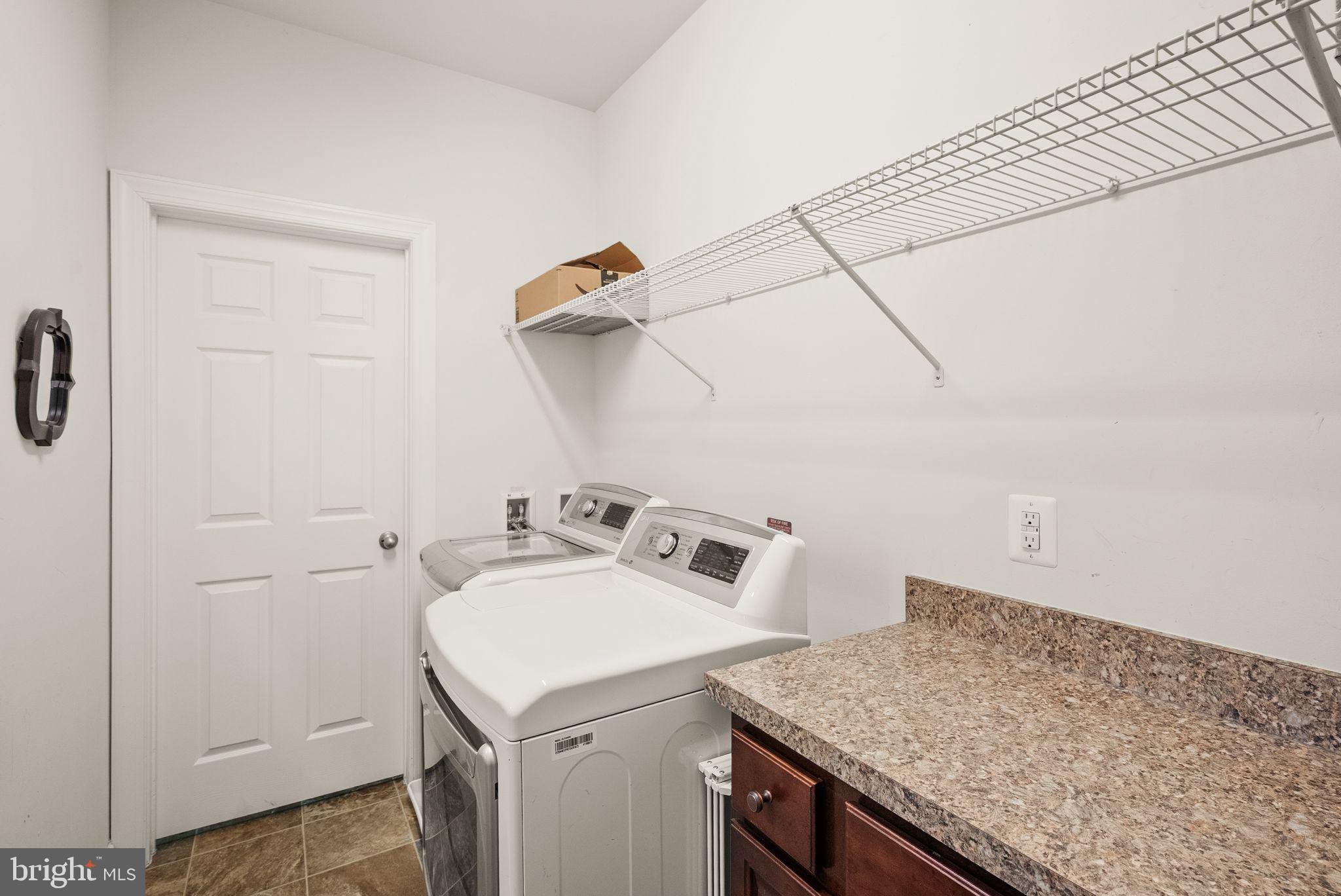 LAKE RIDGE ESTATES - Residential