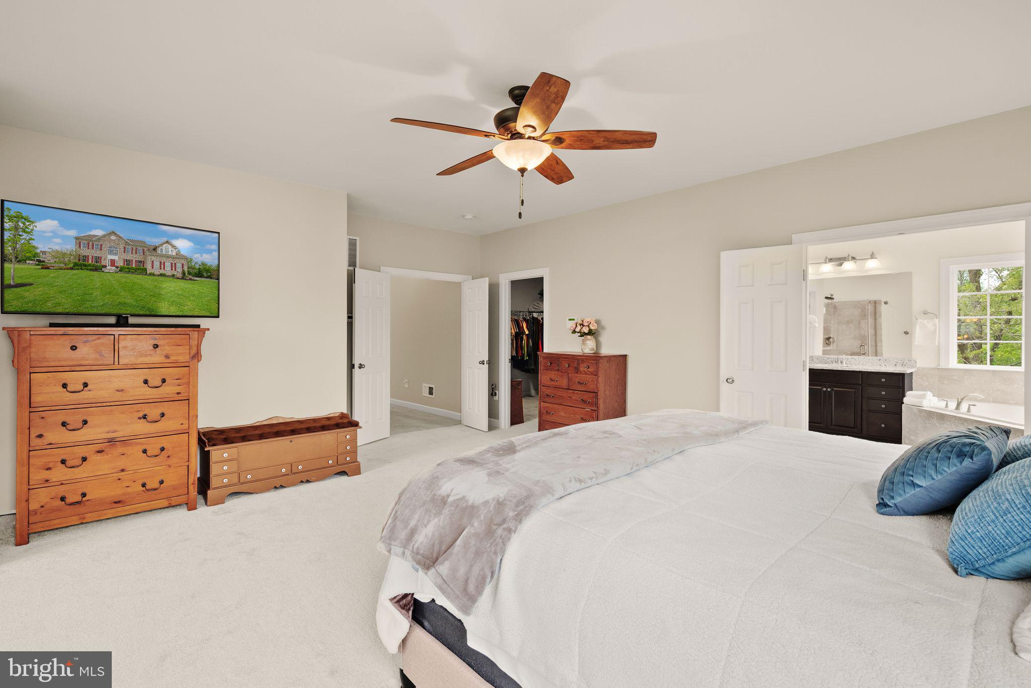 LAKE RIDGE ESTATES - Residential