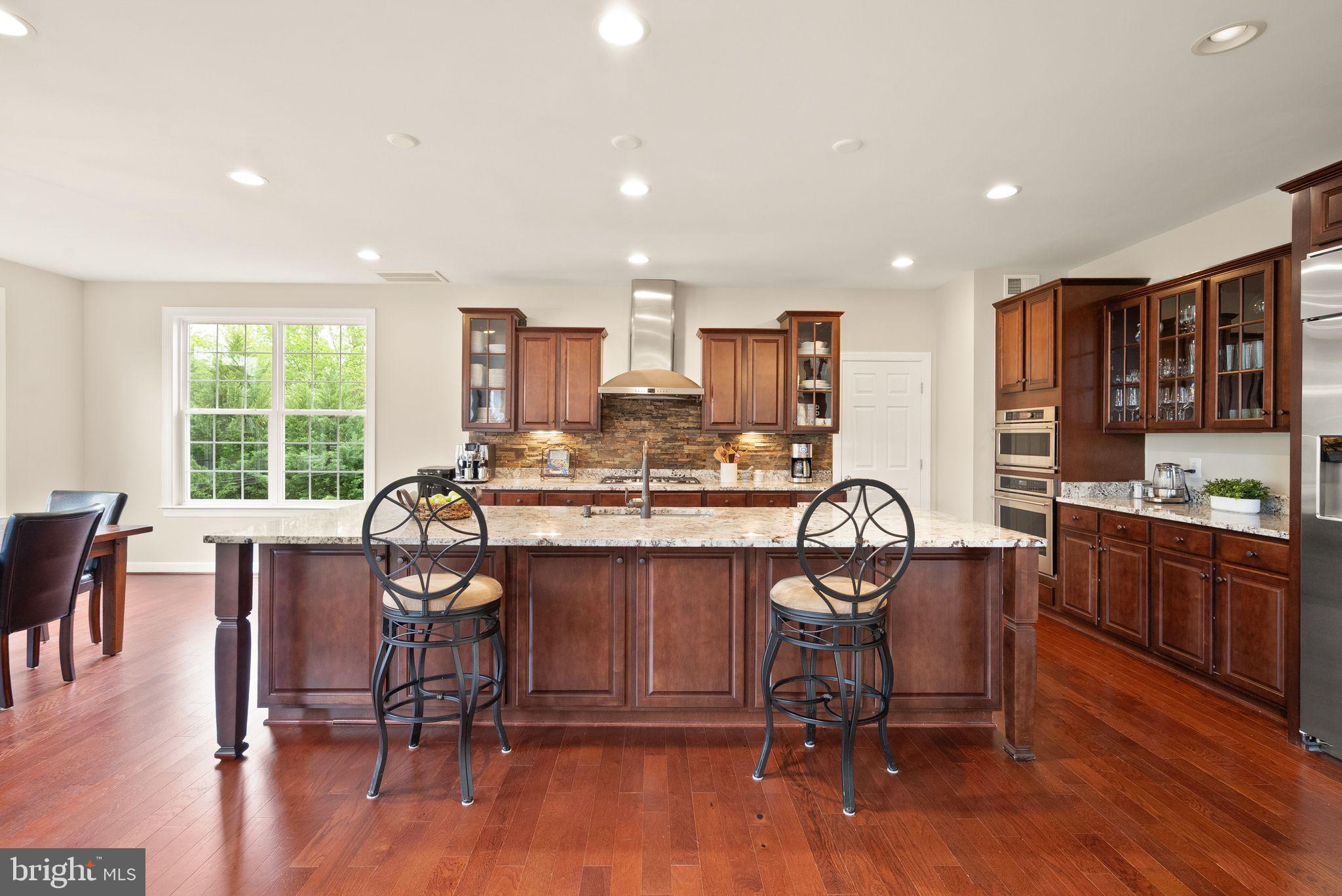 LAKE RIDGE ESTATES - Residential