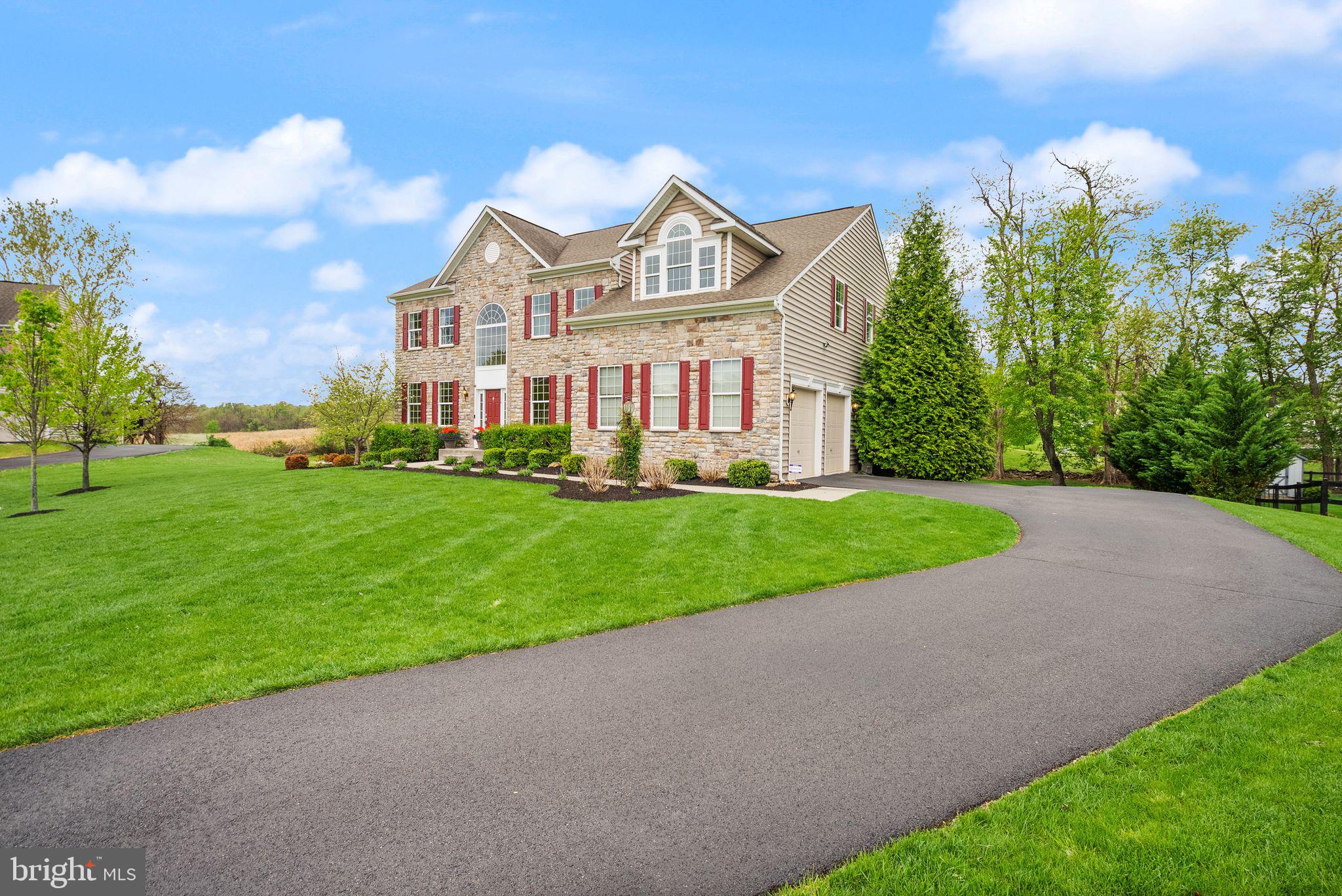 LAKE RIDGE ESTATES - Residential