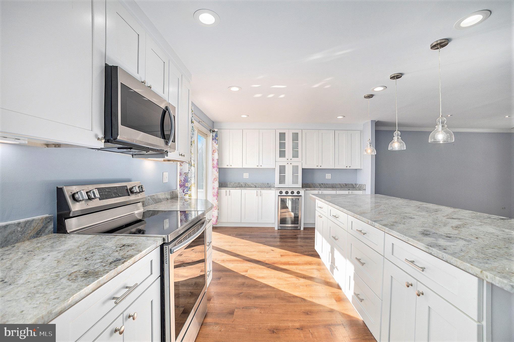 CHAPEL HILL MANOR - Residential