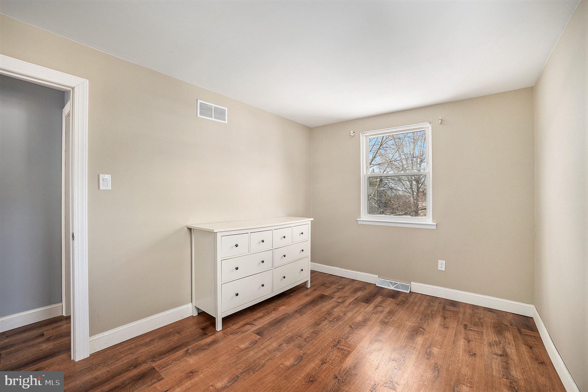 CHAPEL HILL MANOR - Residential