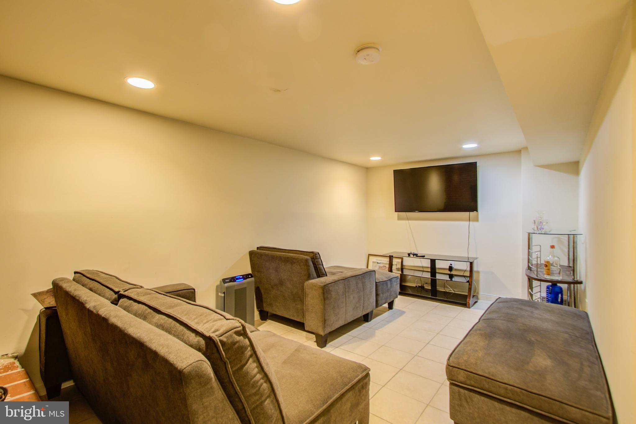 LIVINGSTON PARK - Residential