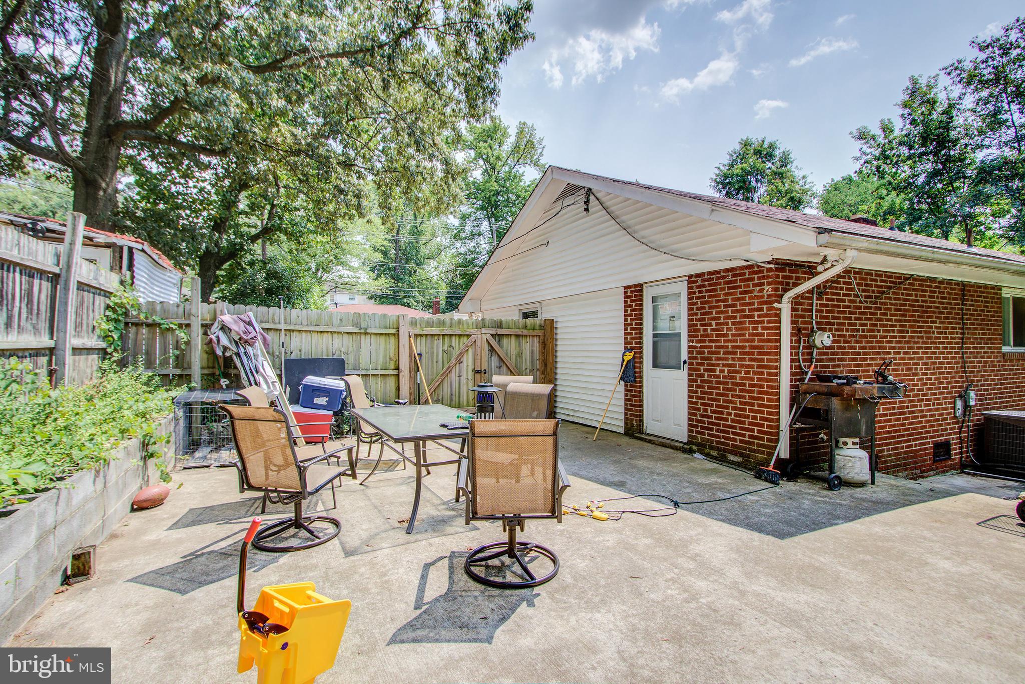 LIVINGSTON PARK - Residential