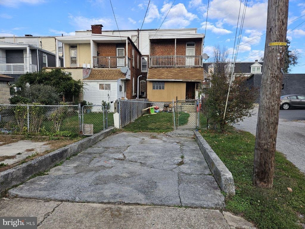 Photo of 18 N Albemarle Street, YORK, PA 17403 (MLS # PAYK2094324)