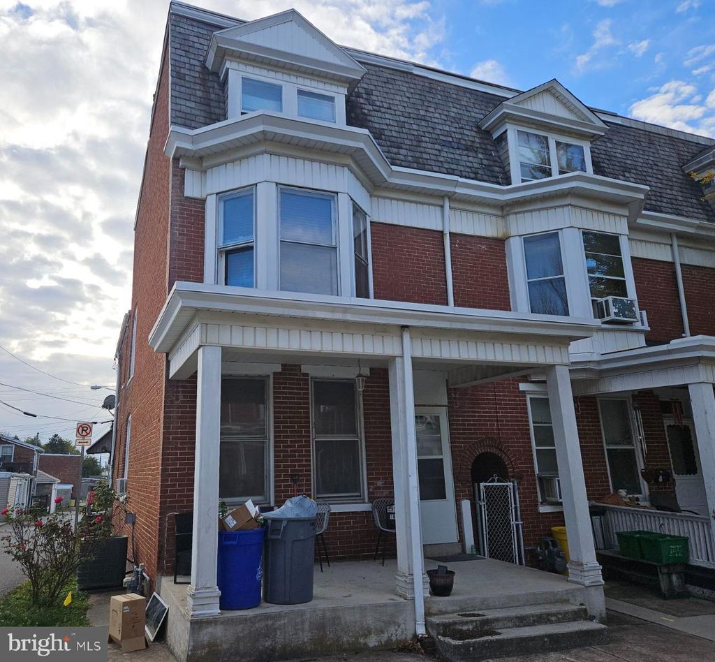 Photo of 18 N Albemarle Street, YORK, PA 17403 (MLS # PAYK2094324)