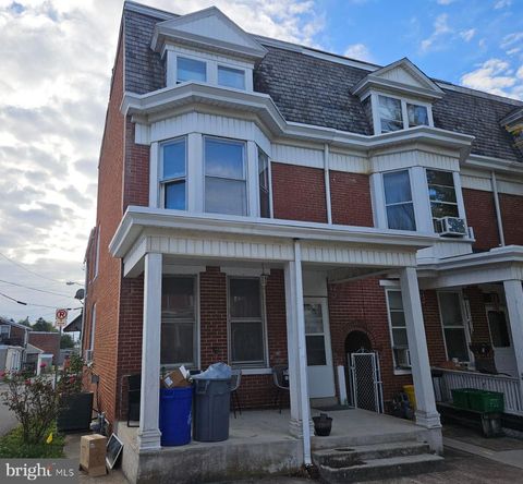 Photo of 18 N Albemarle Street, YORK, PA 17403 (MLS # PAYK2094324)