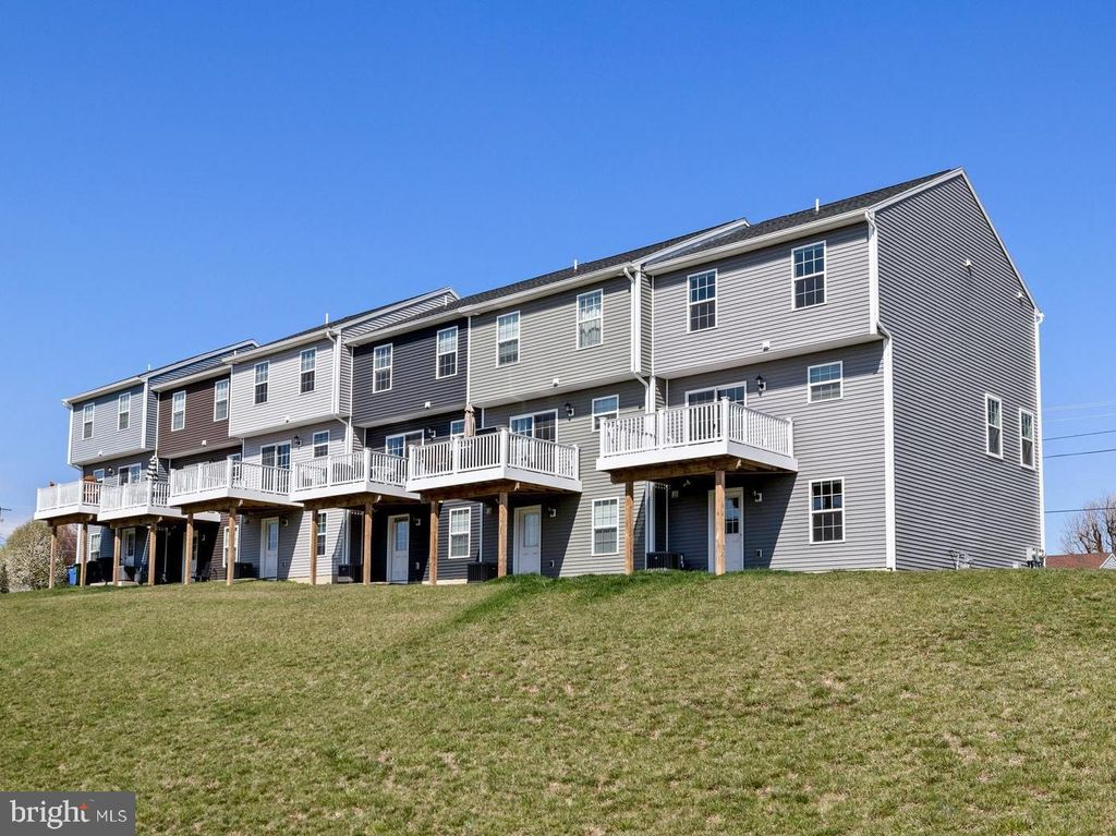 Photo of 16 Overshot Ln, GETTYSBURG, PA 17325 (MLS # PAAD2021886)