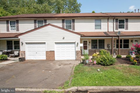 26 BOWLING GREEN AVENUE UNIT B (2) MORRISVILLE PA 19067