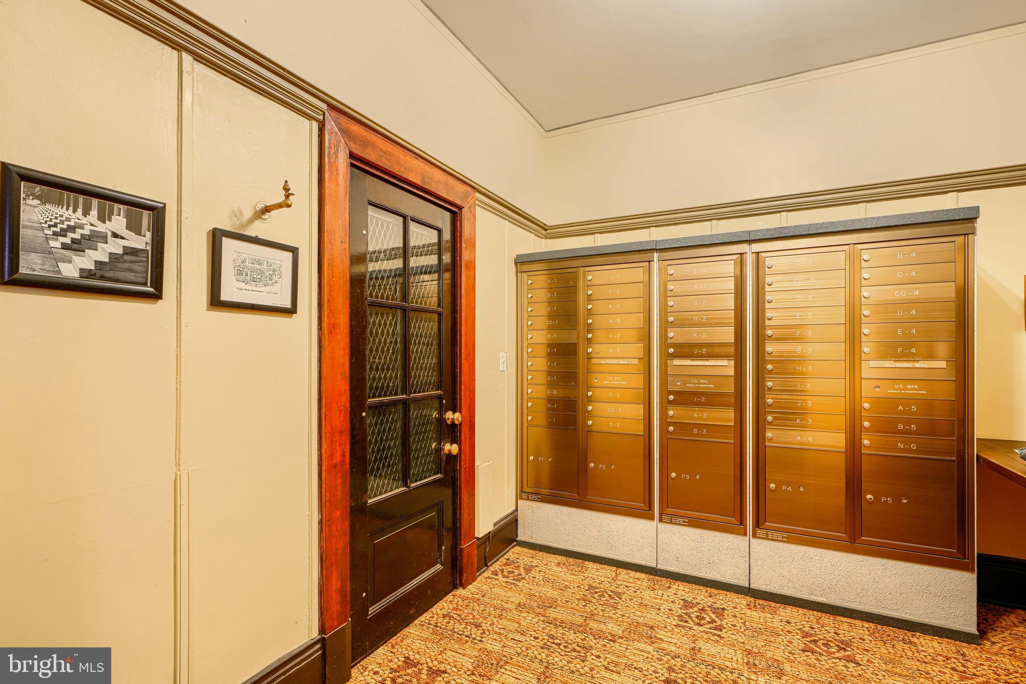 ROLAND PARK - Residential