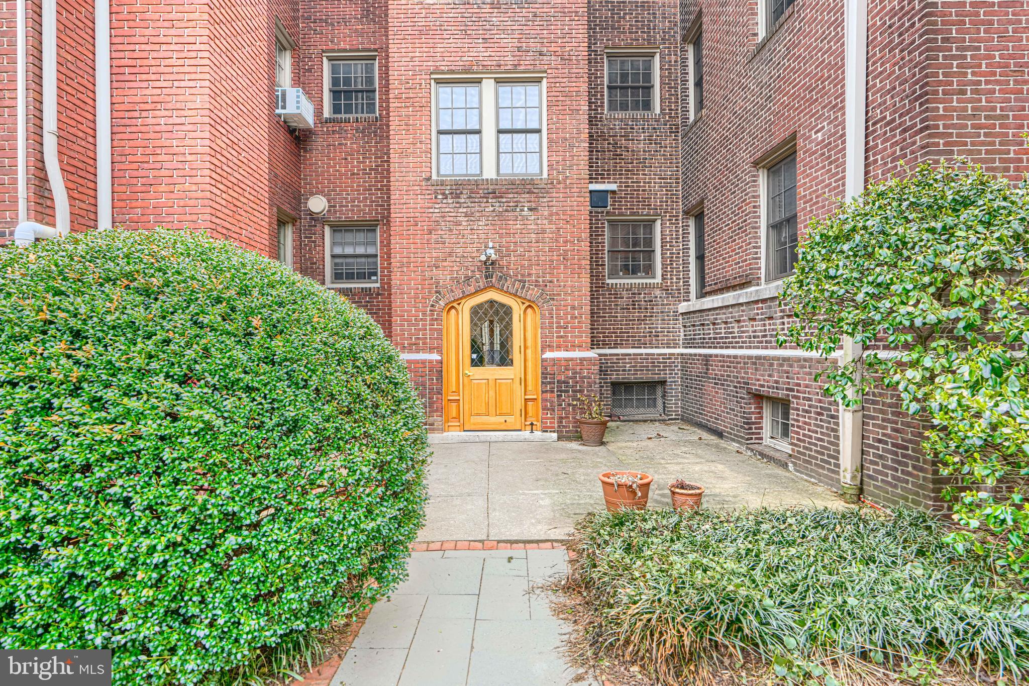 ROLAND PARK - Residential