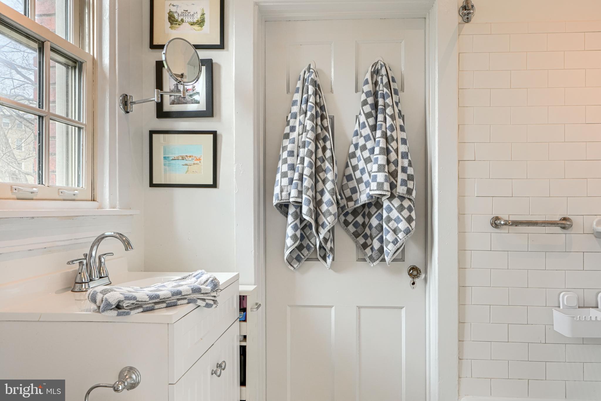 ROLAND PARK - Residential