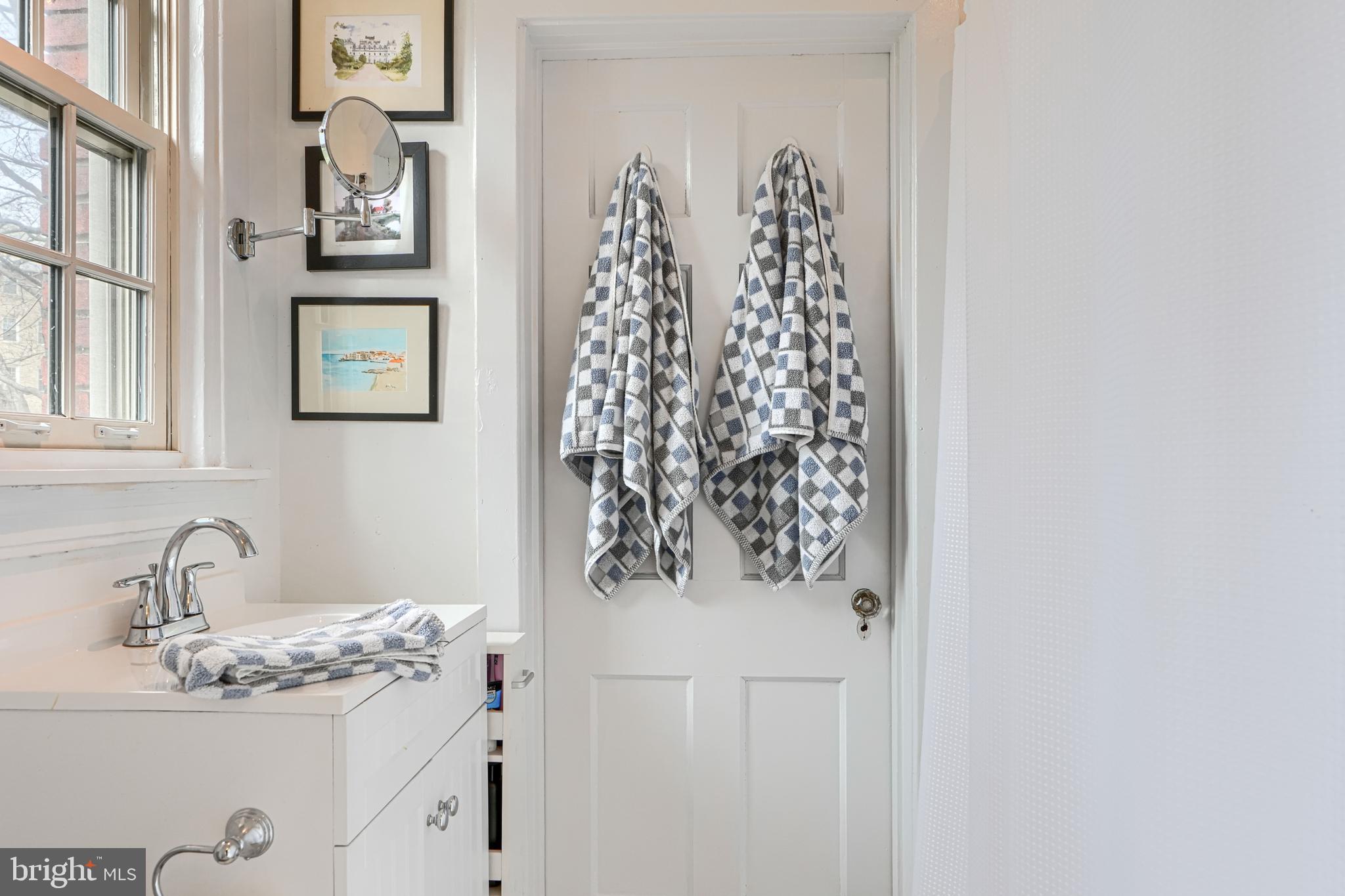 ROLAND PARK - Residential