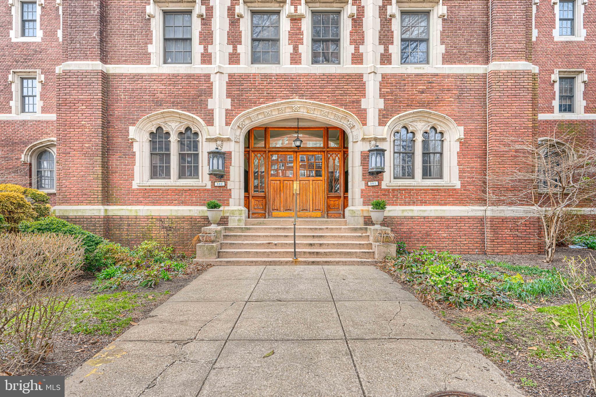 ROLAND PARK - Residential