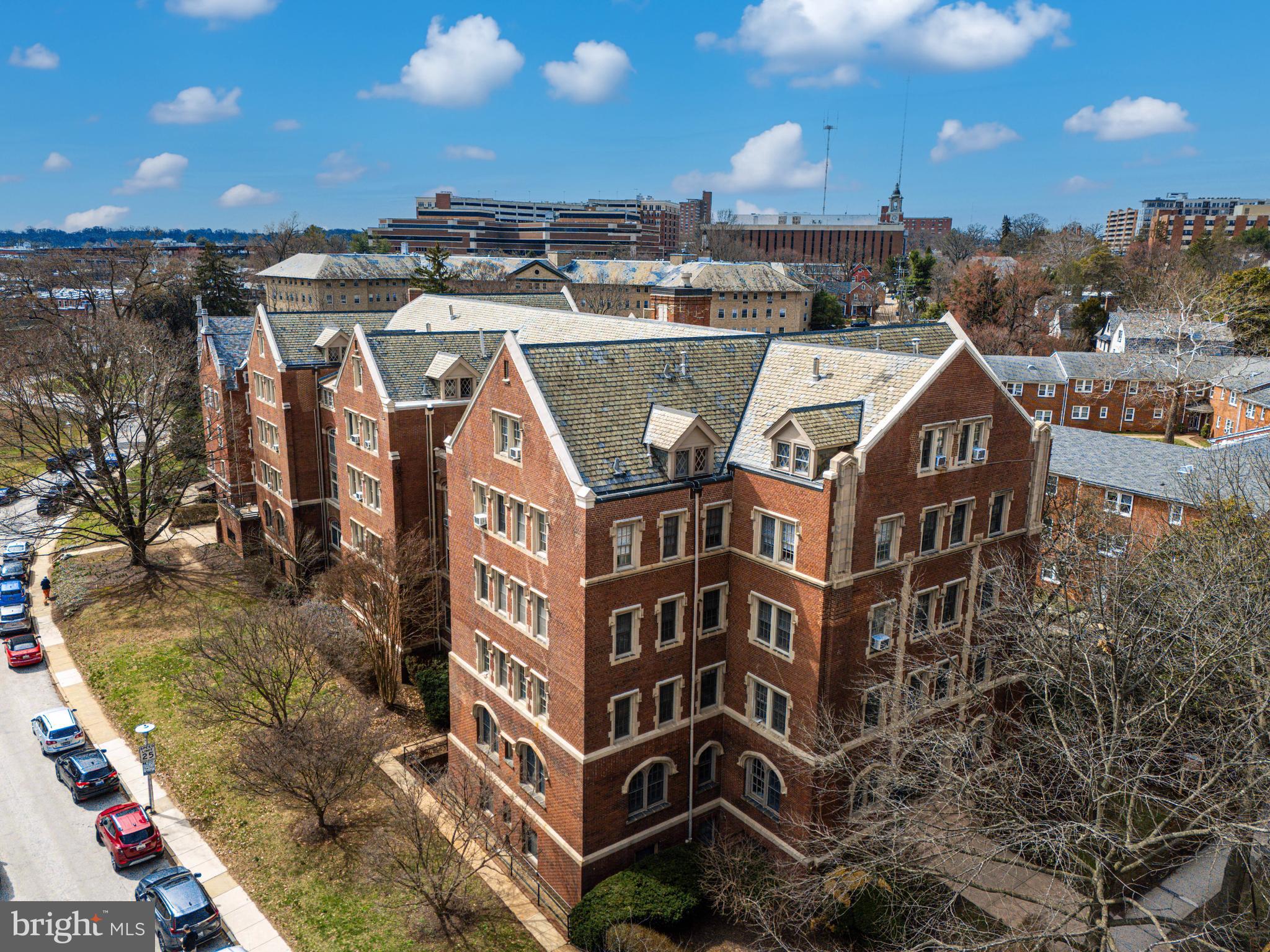 ROLAND PARK - Residential
