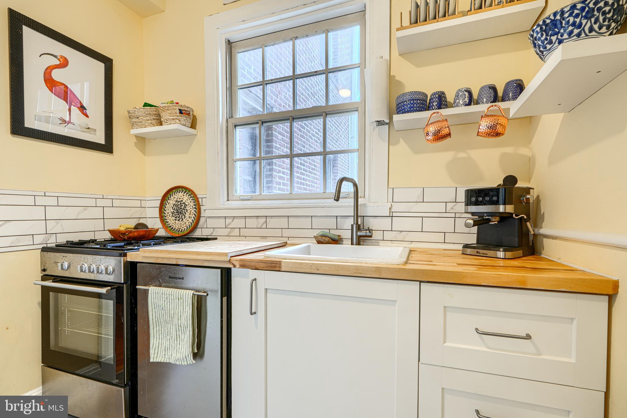 ROLAND PARK - Residential