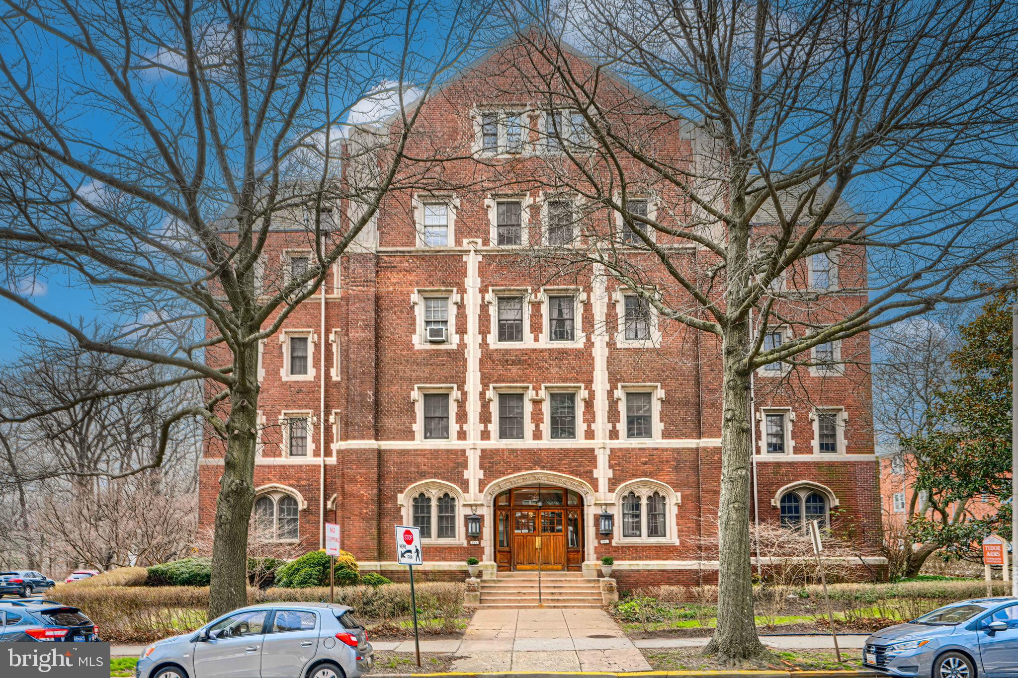 ROLAND PARK - Residential