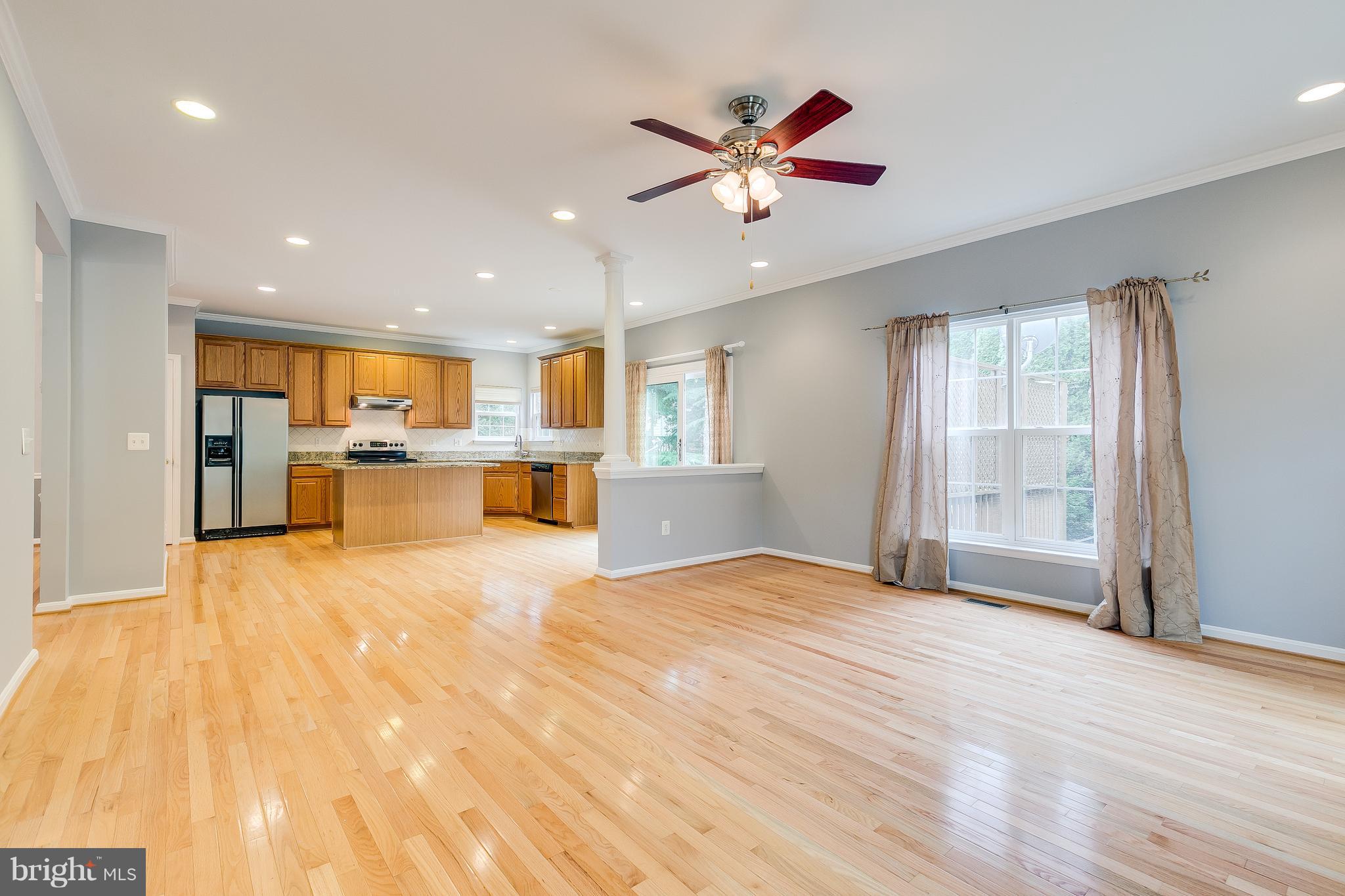 SIGNATURE AT BROADLANDS - Residential Lease