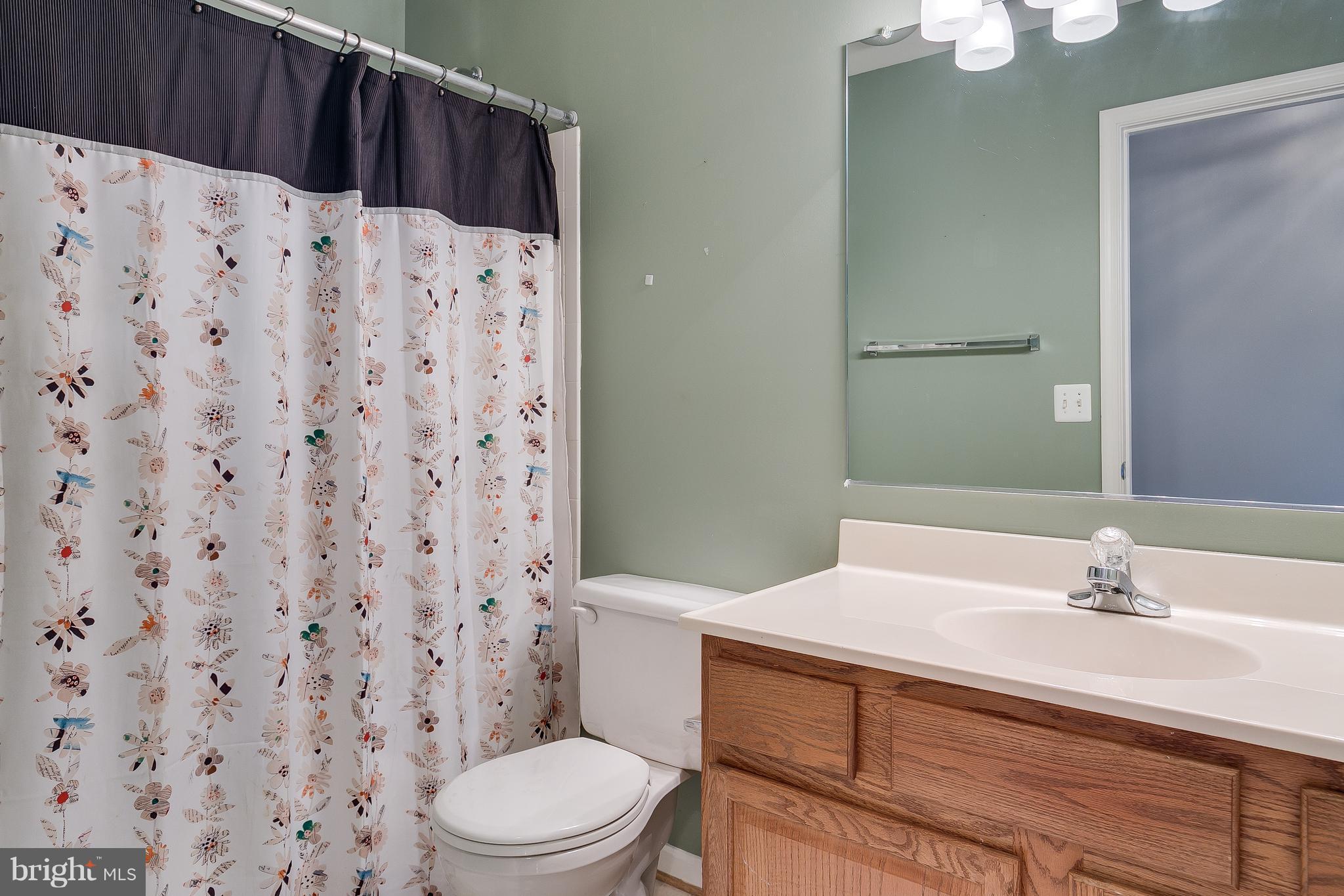 SIGNATURE AT BROADLANDS - Residential Lease