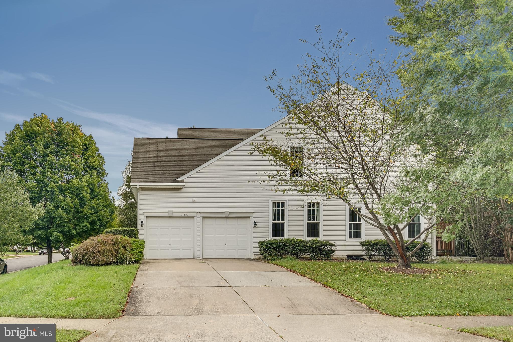 SIGNATURE AT BROADLANDS - Residential Lease