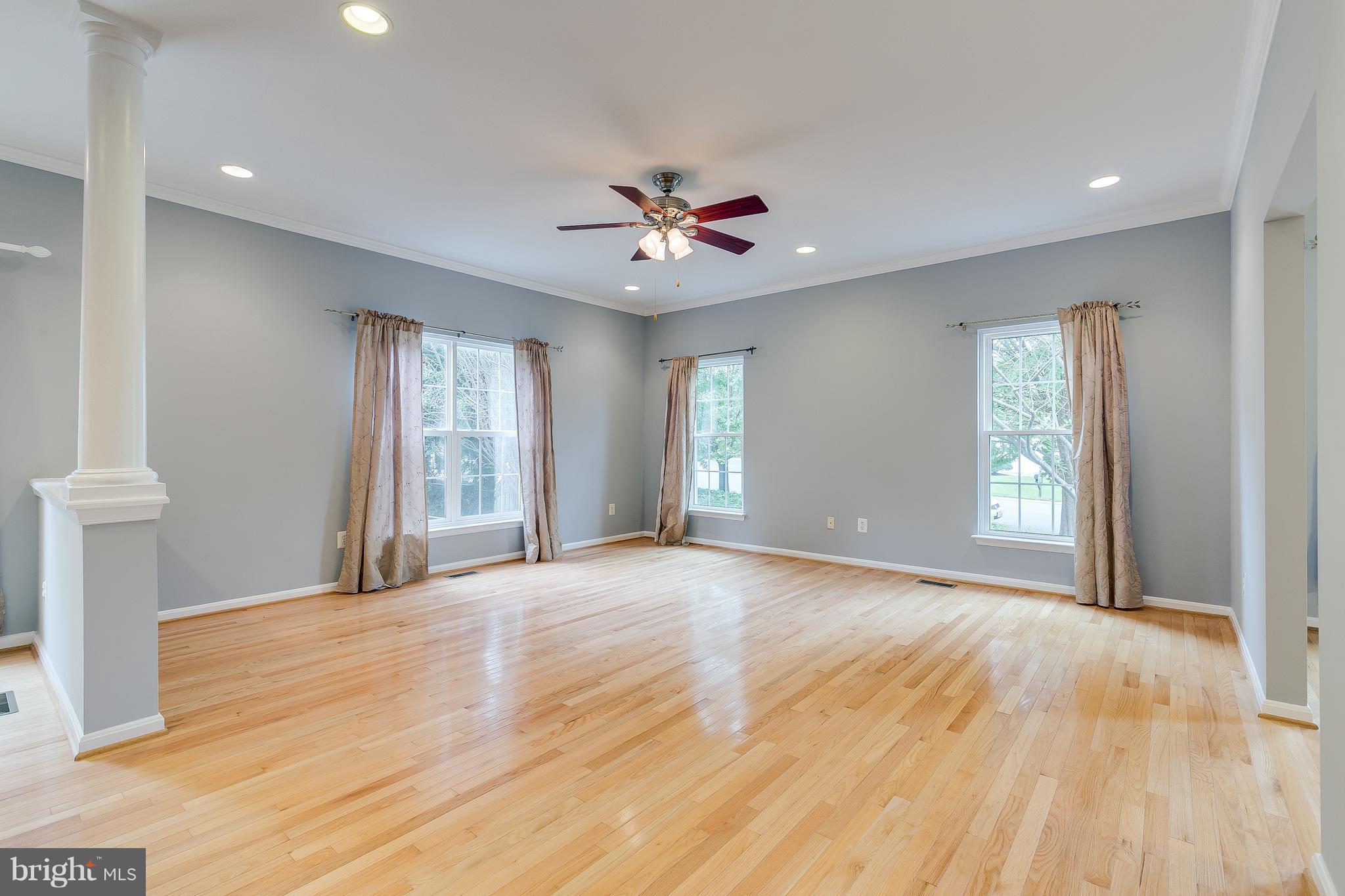 SIGNATURE AT BROADLANDS - Residential Lease