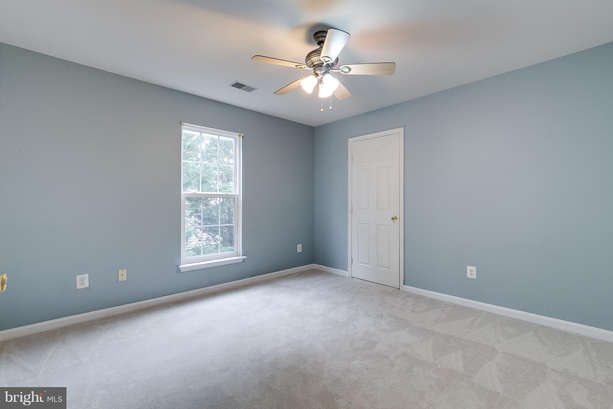 SIGNATURE AT BROADLANDS - Residential Lease