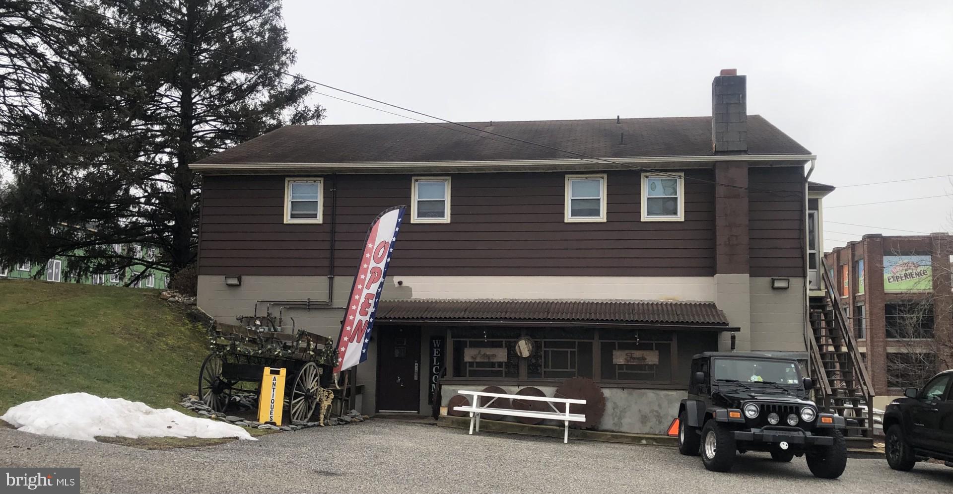 401 LINDEN STREET 403