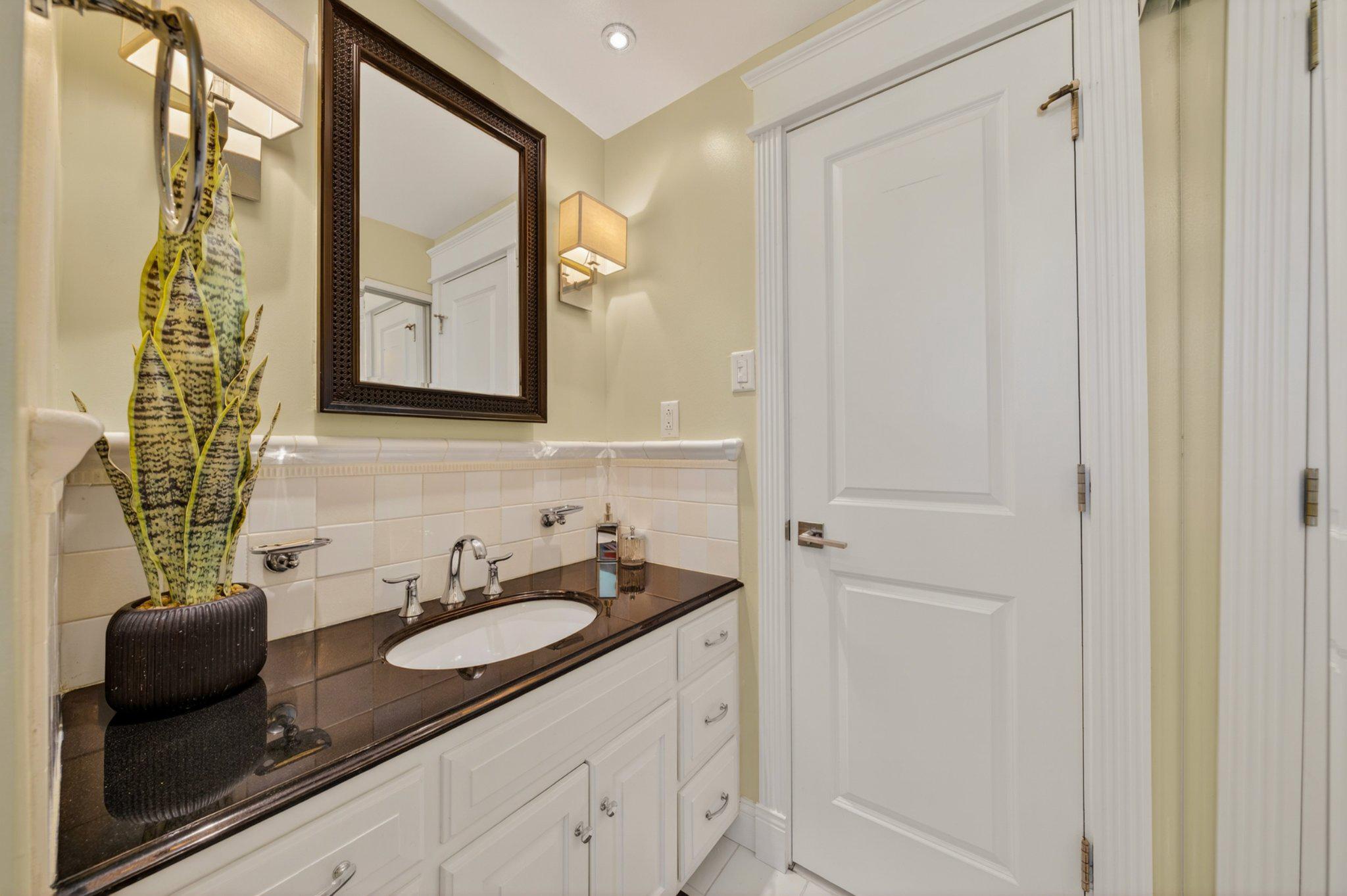 OAK WOOD EAST - Residential