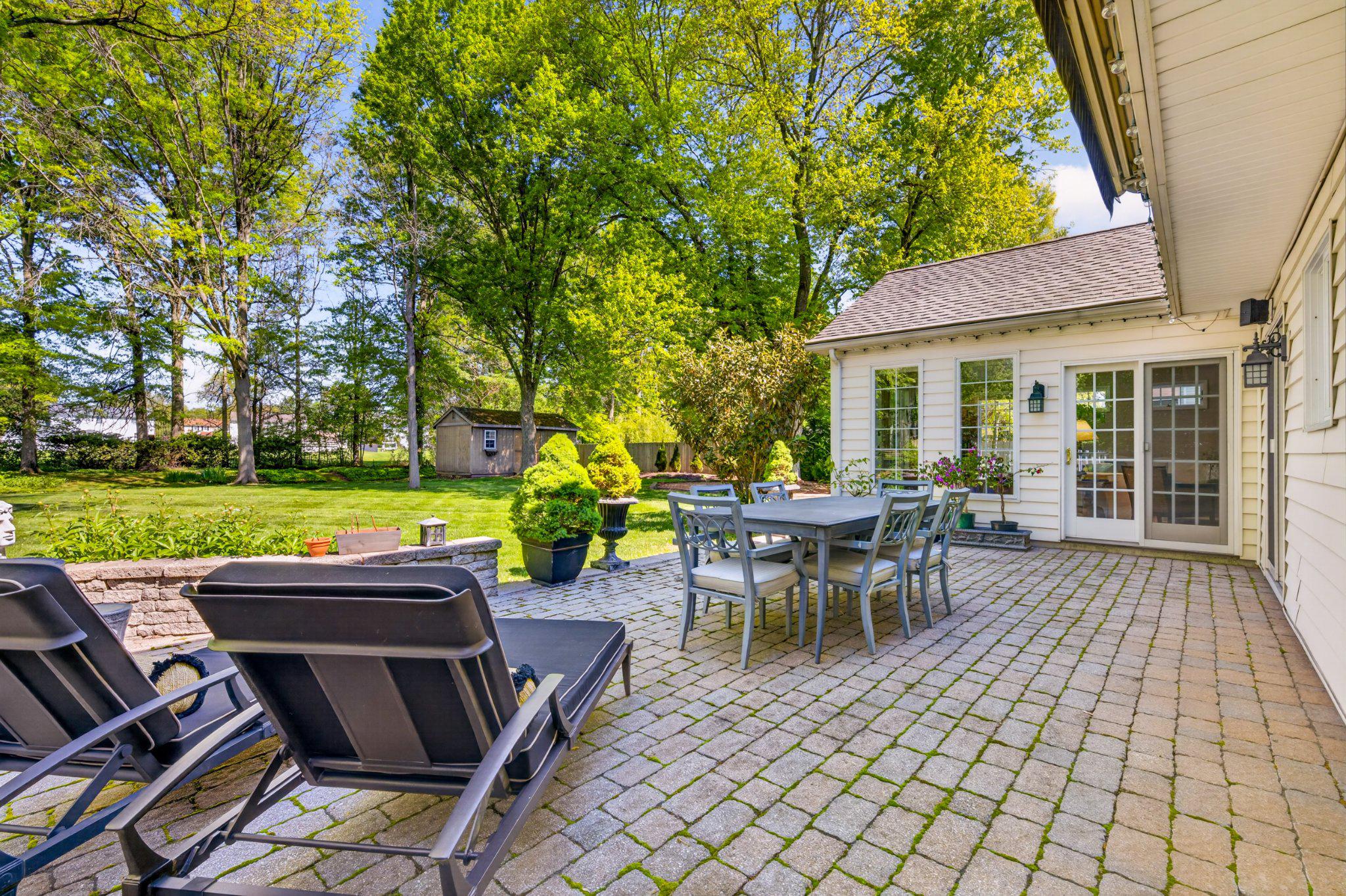 OAK WOOD EAST - Residential