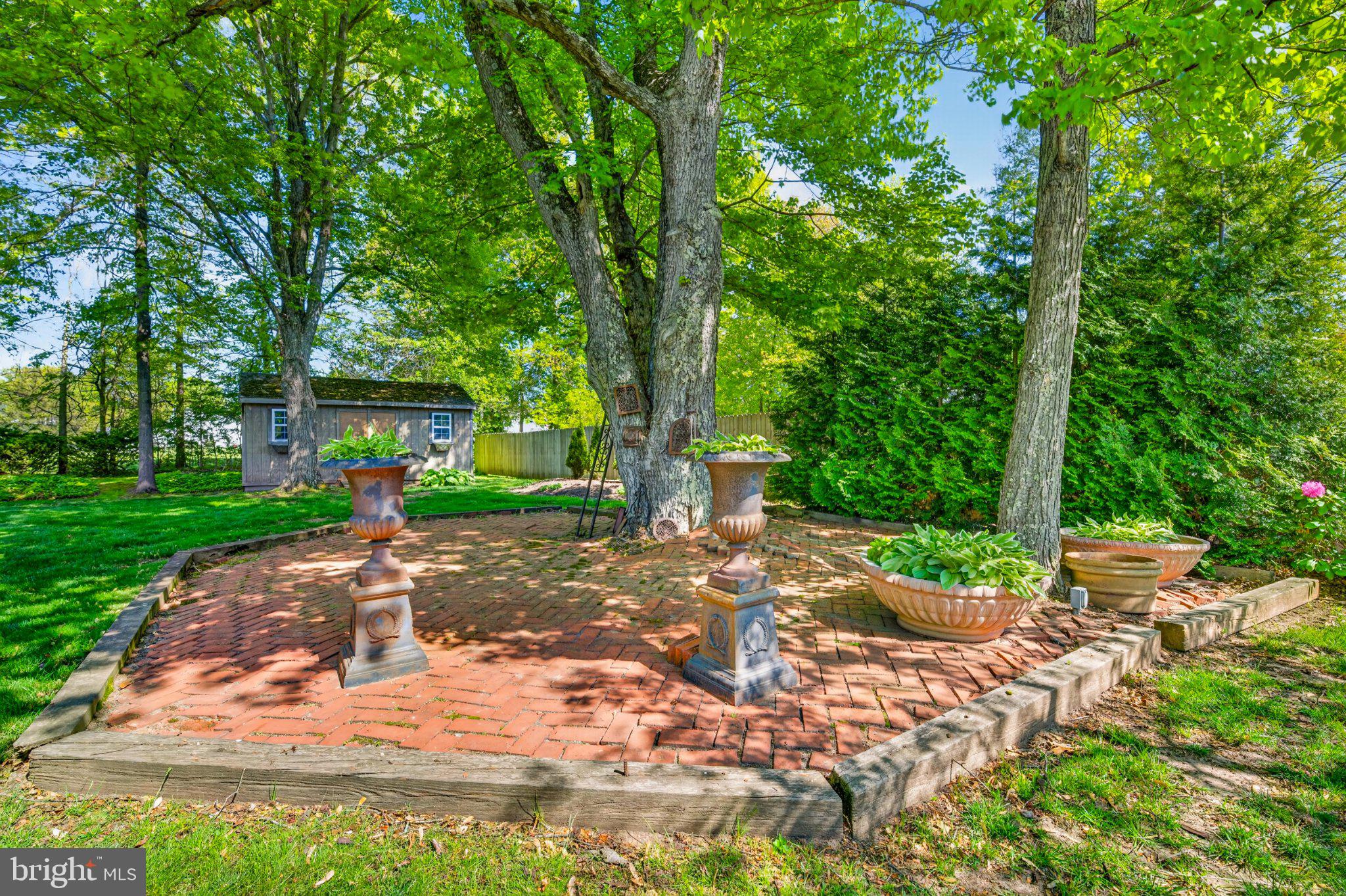 OAK WOOD EAST - Residential