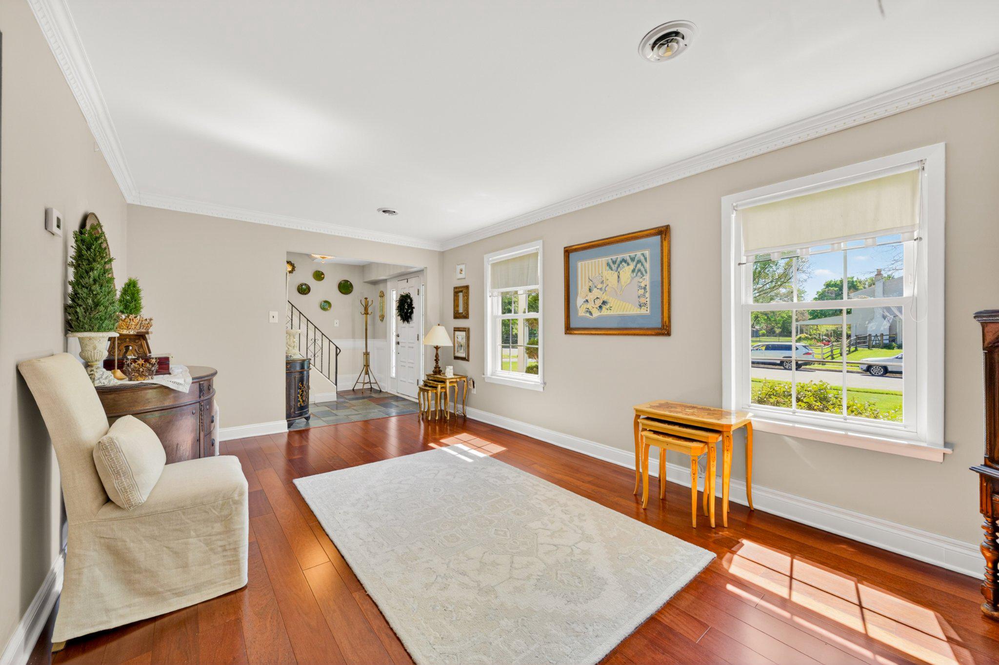 OAK WOOD EAST - Residential