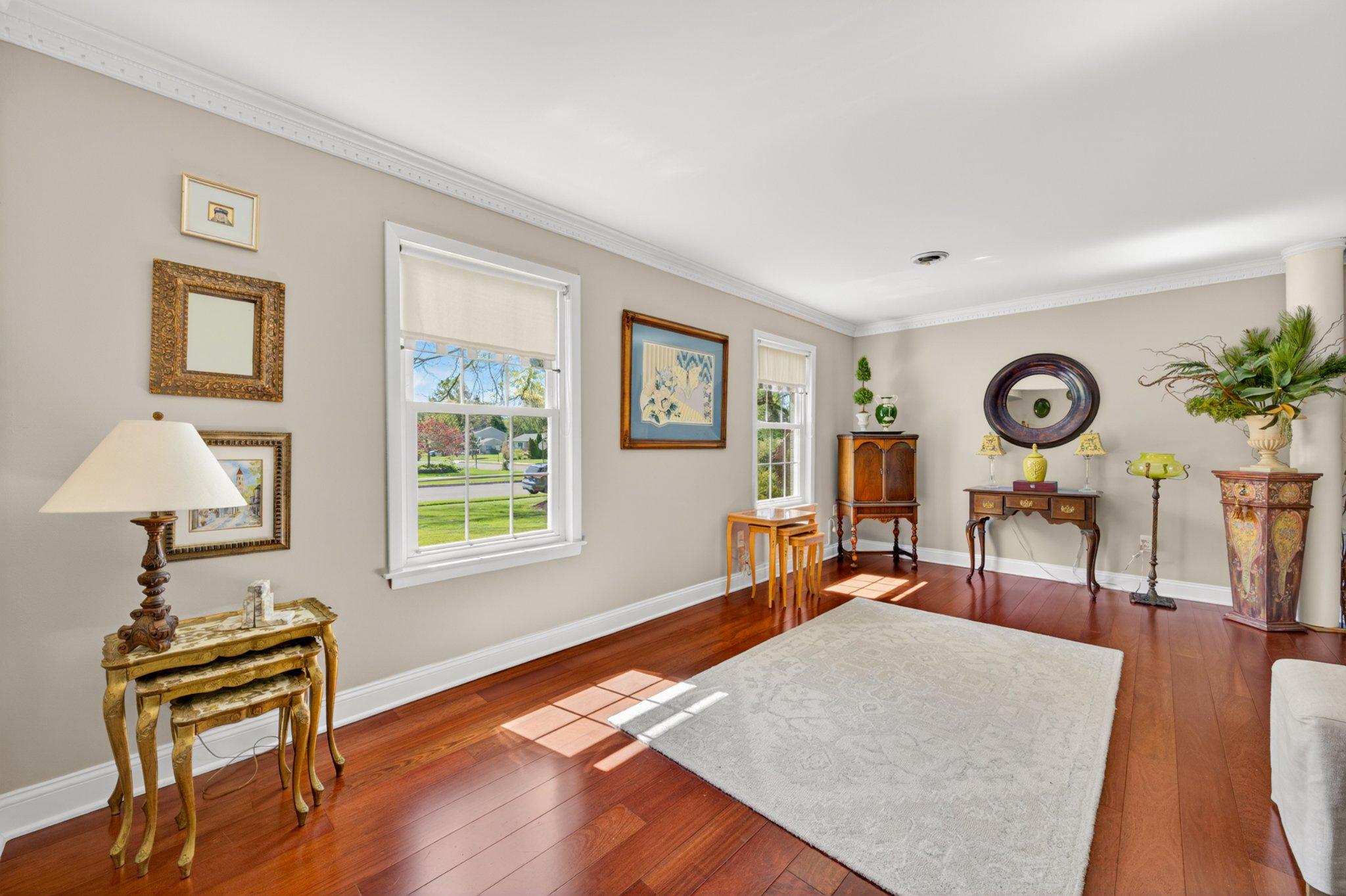 OAK WOOD EAST - Residential