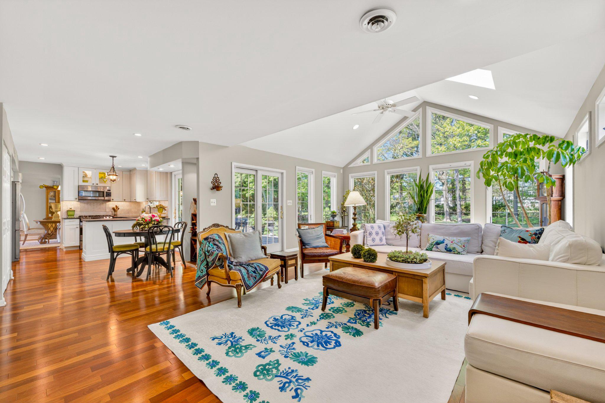 OAK WOOD EAST - Residential