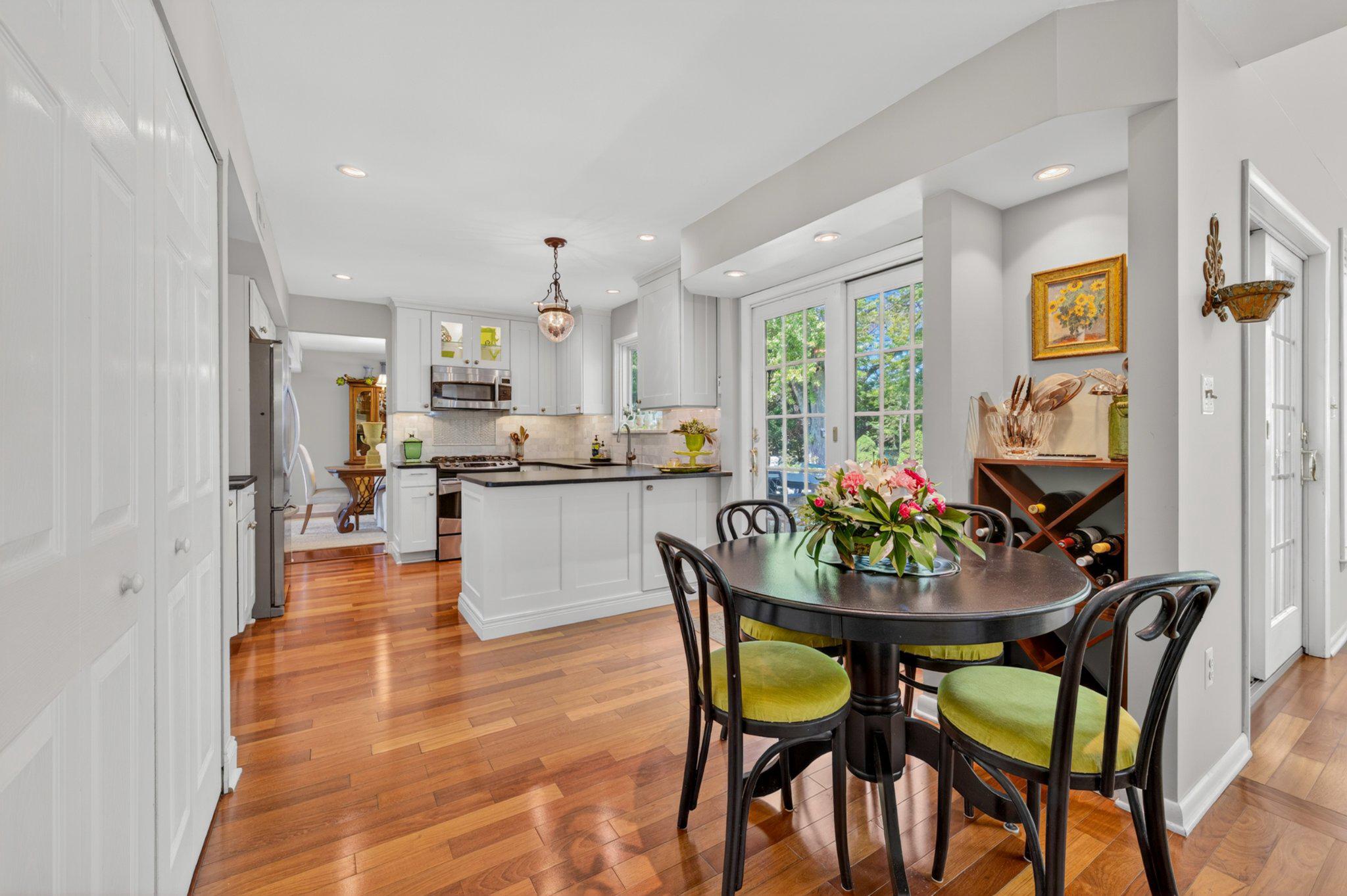 OAK WOOD EAST - Residential