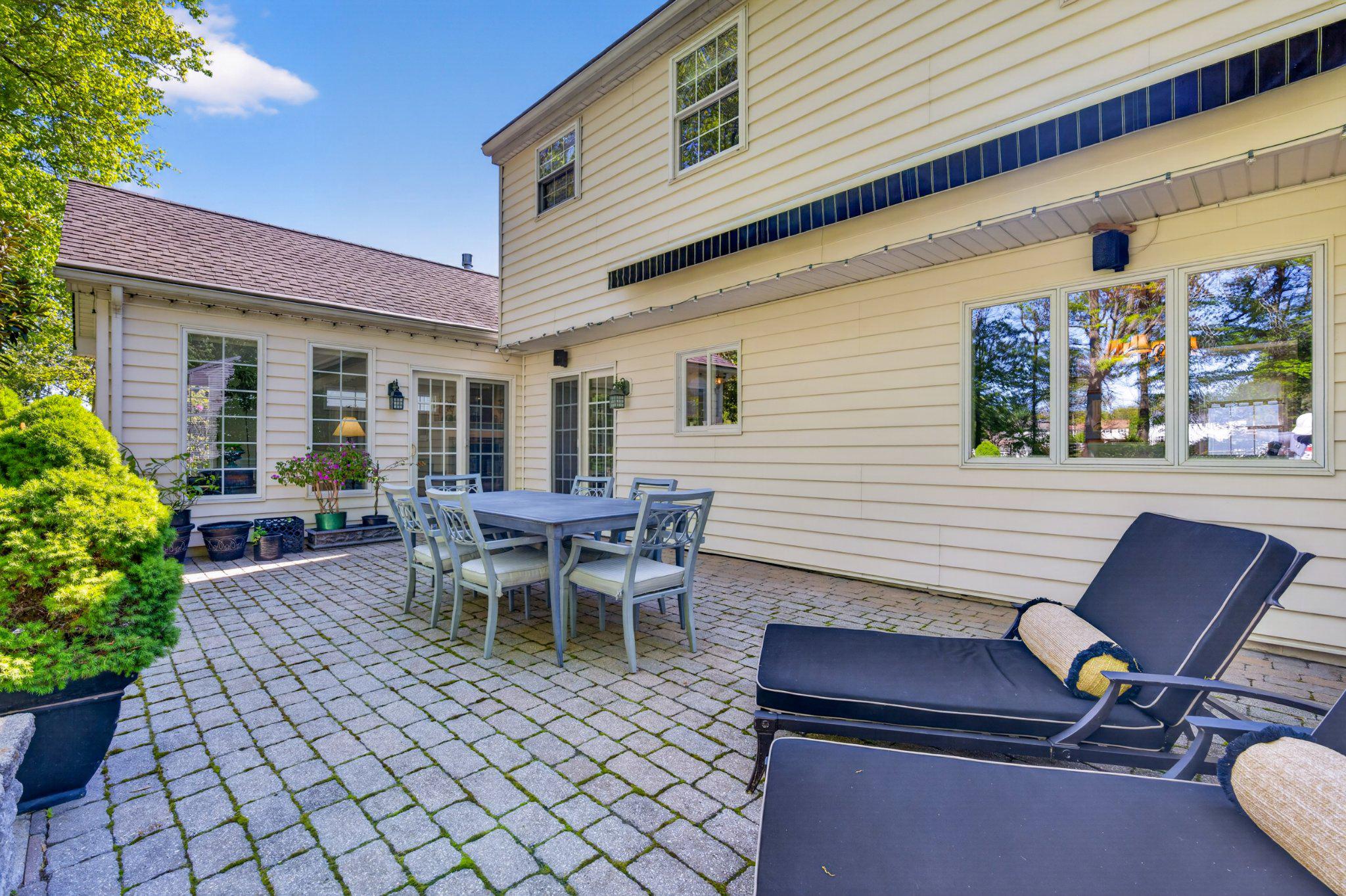 OAK WOOD EAST - Residential