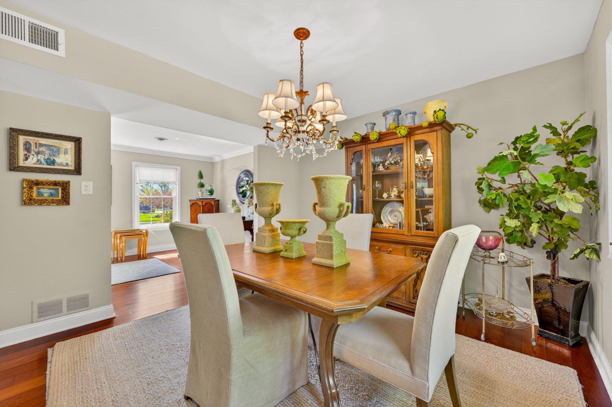 OAK WOOD EAST - Residential