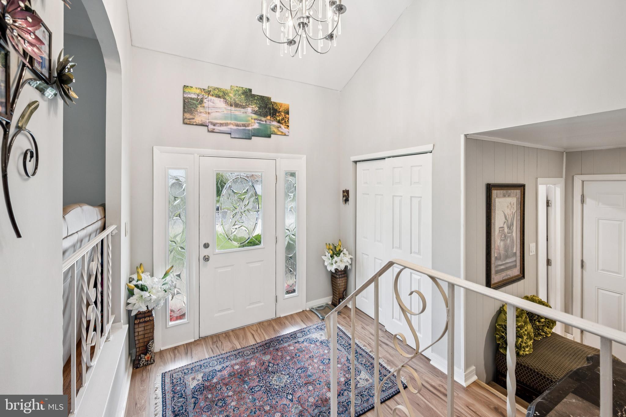 1525 SQUIRE LANE