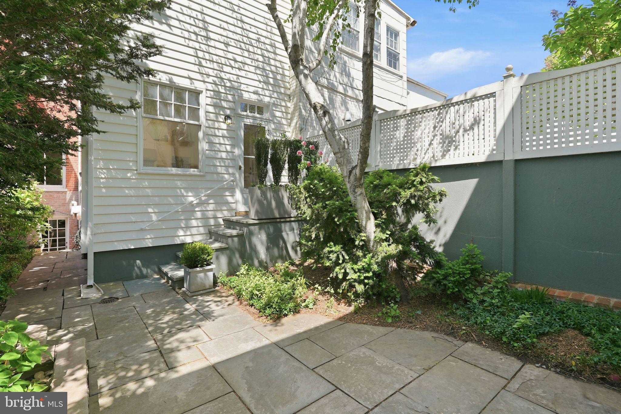 GEORGETOWN - Residential