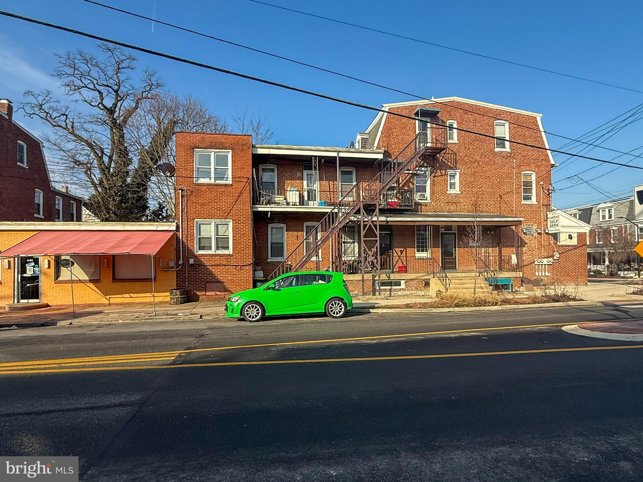 352 E NEW STREET