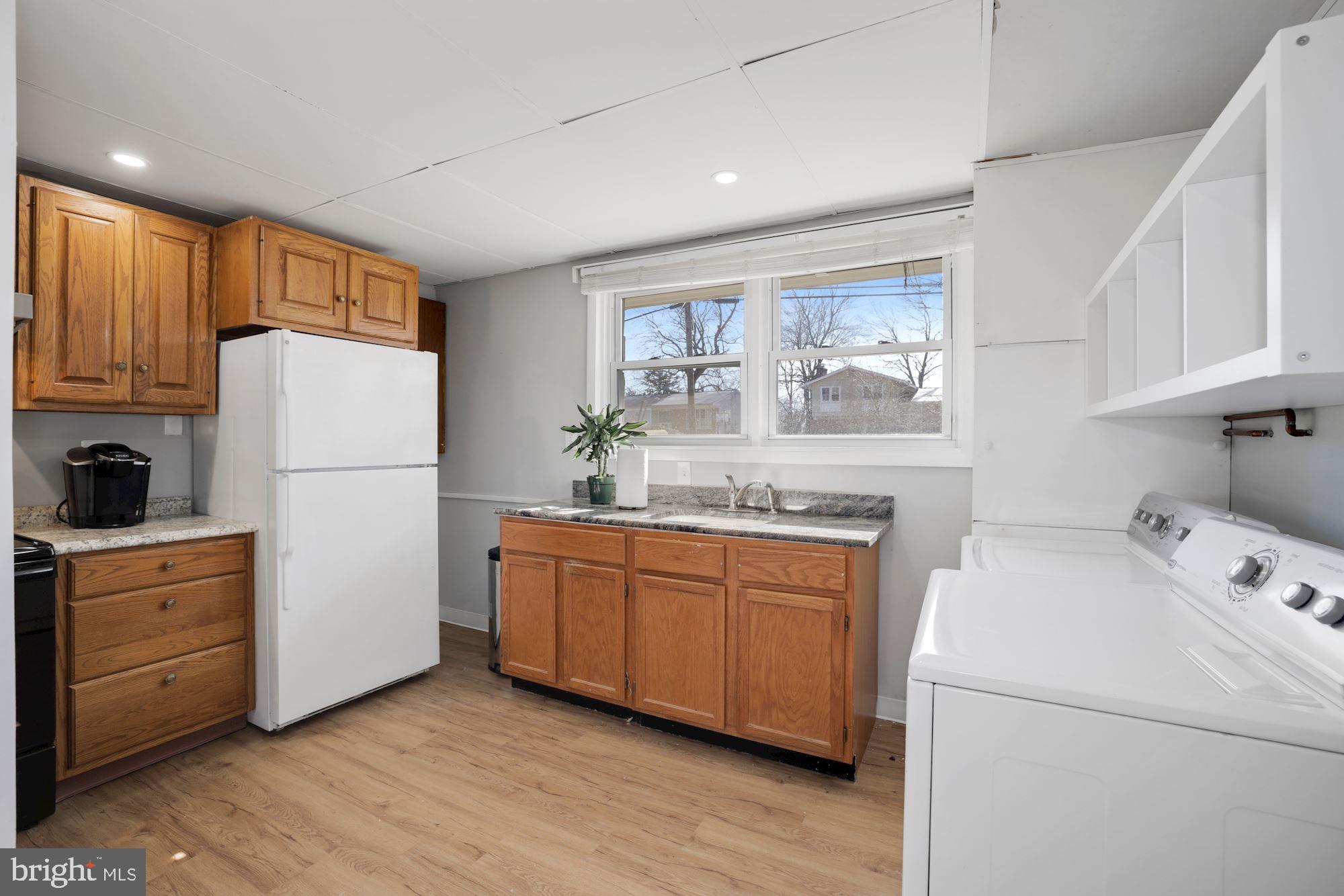 STONEWALL MANOR - Residential Lease