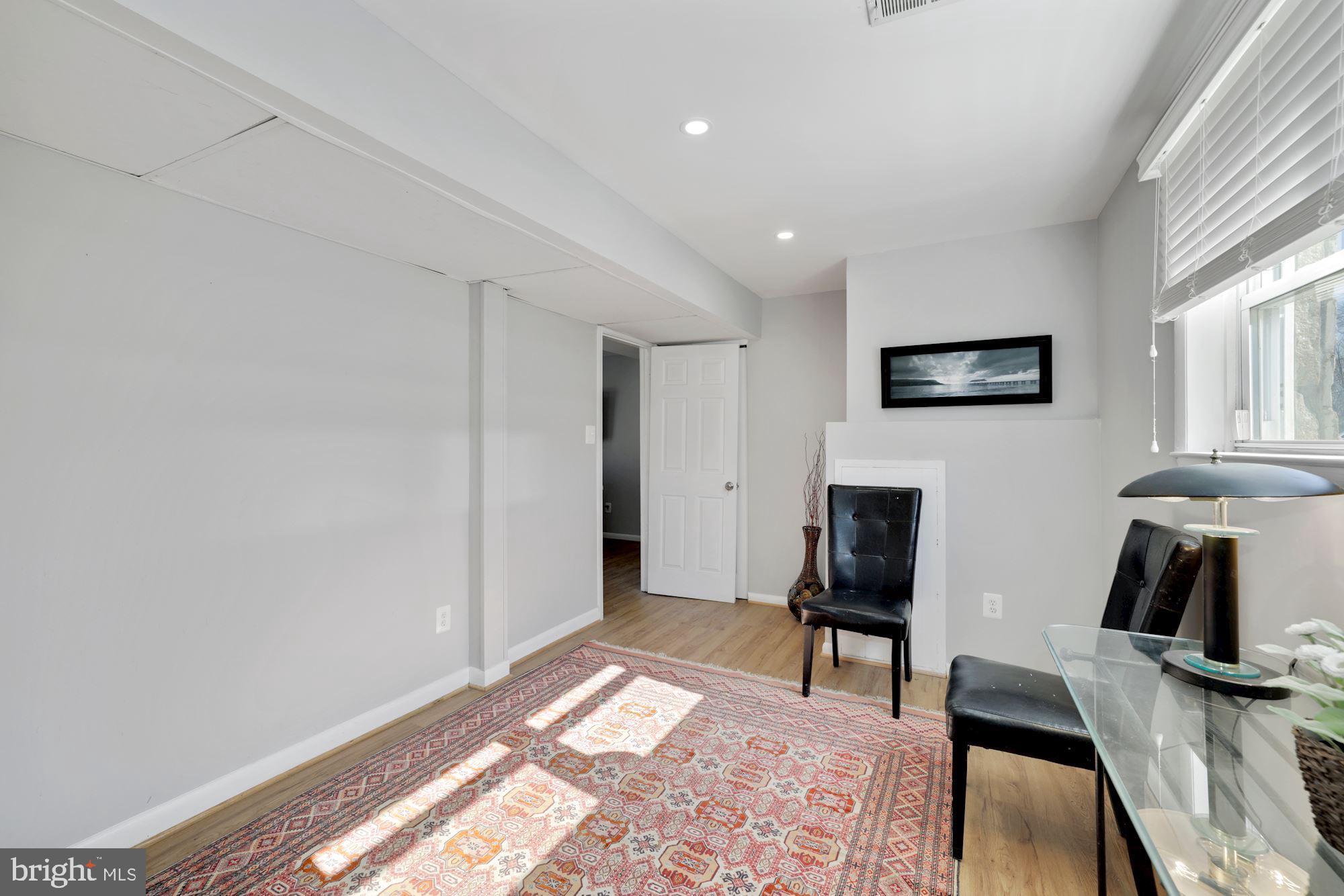 STONEWALL MANOR - Residential Lease