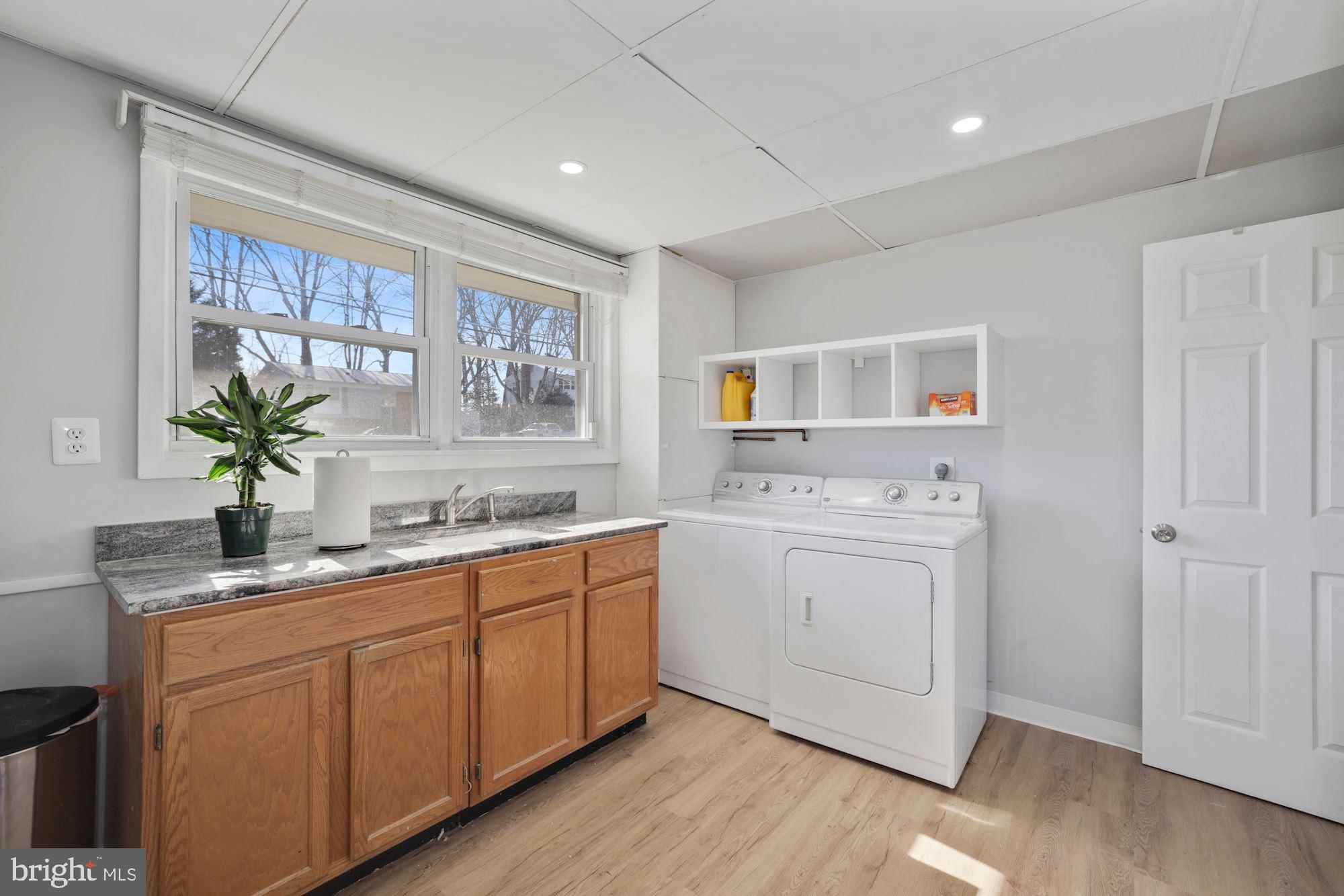 STONEWALL MANOR - Residential Lease