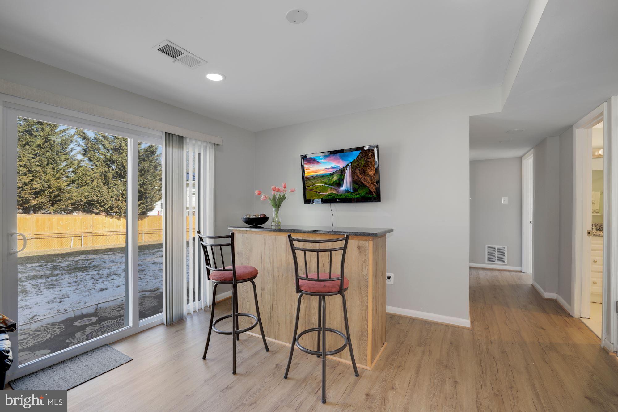 STONEWALL MANOR - Residential Lease