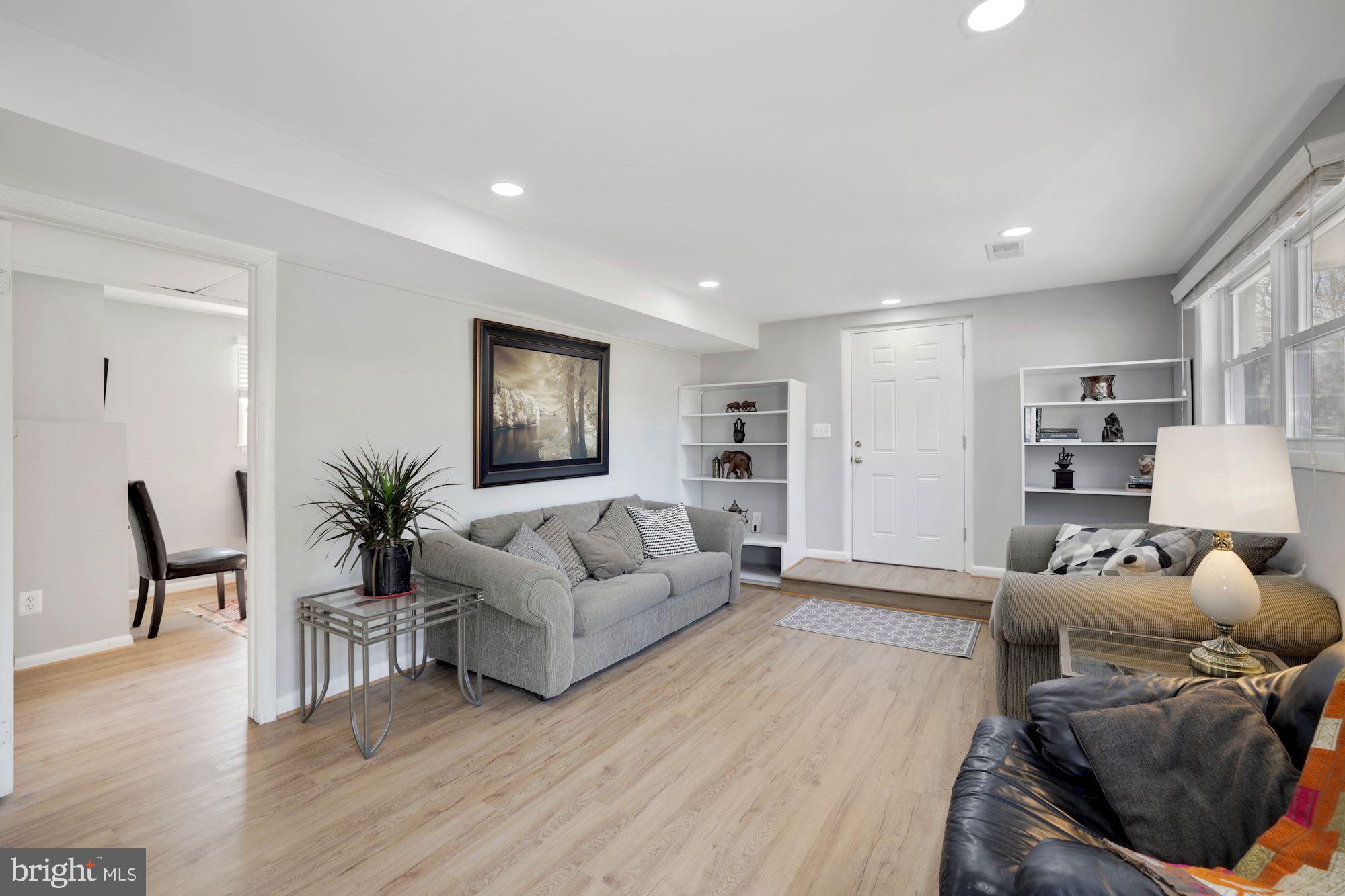 STONEWALL MANOR - Residential Lease