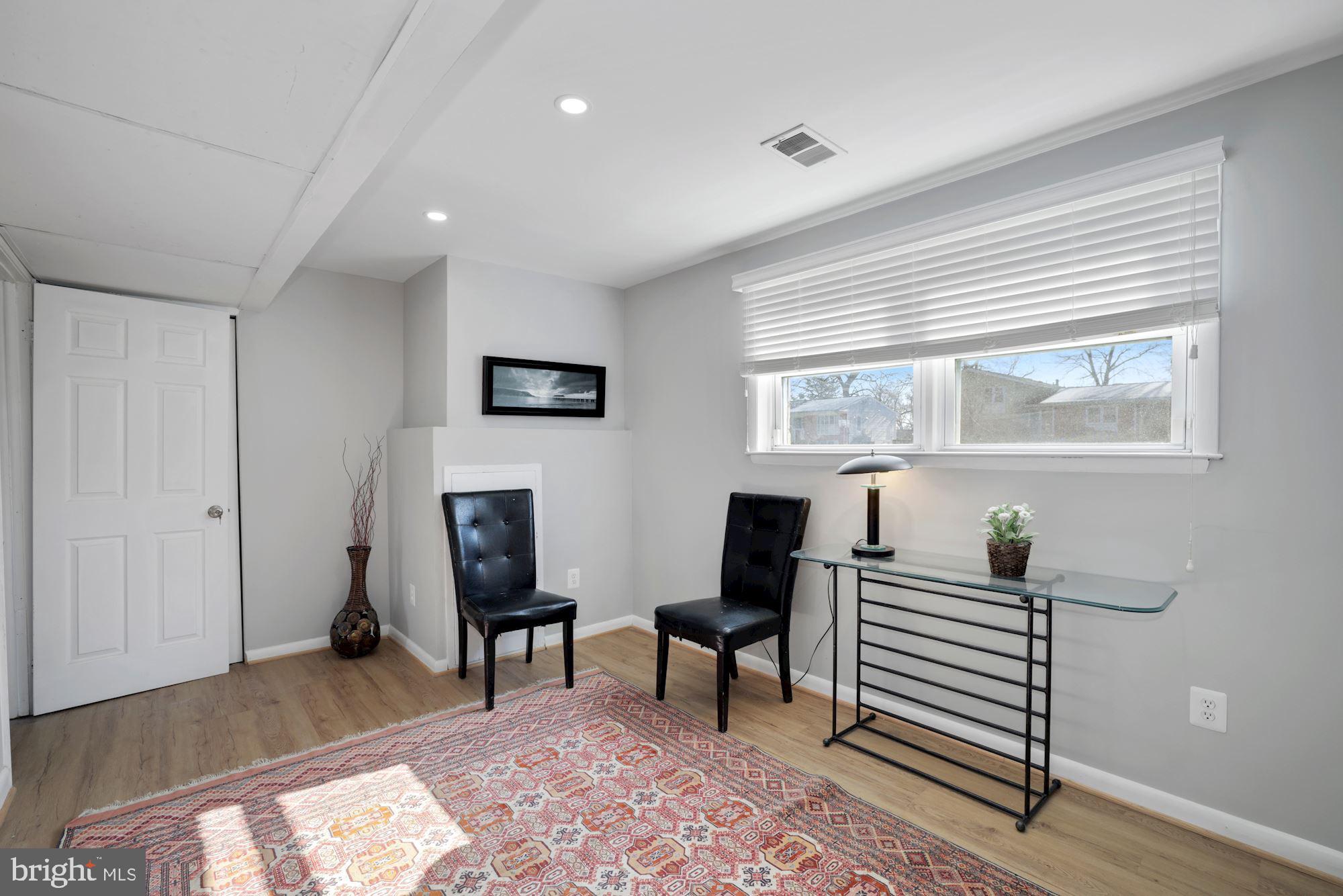 STONEWALL MANOR - Residential Lease