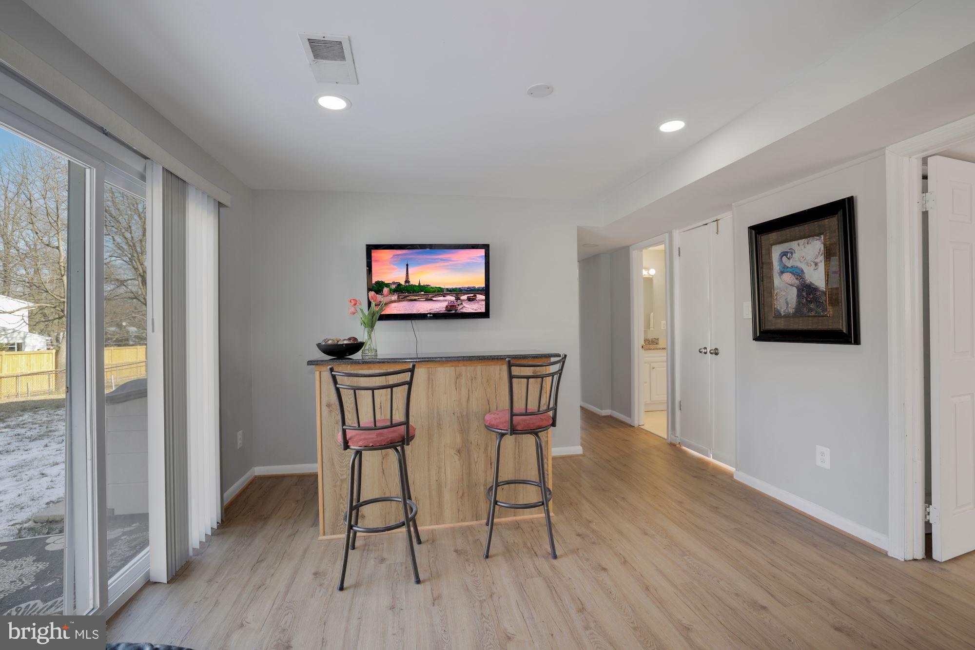 STONEWALL MANOR - Residential Lease