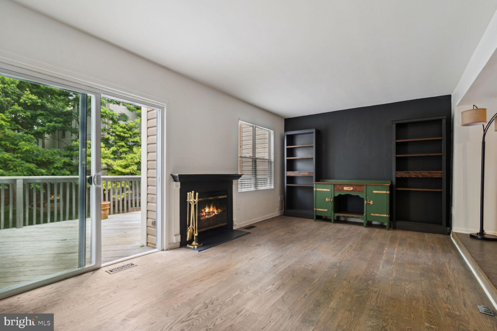 COLLEGE VIEW - Residential Lease